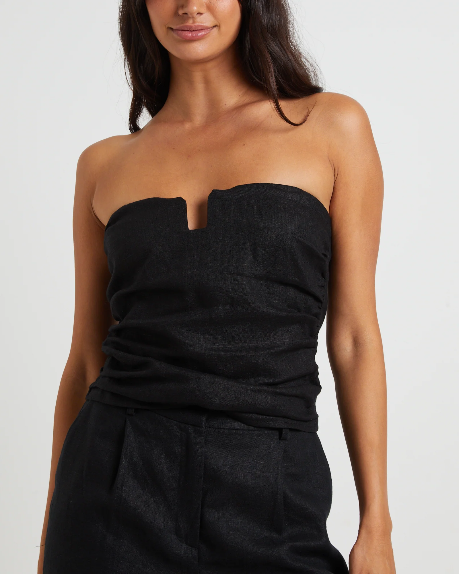 Lui Cut Out Linen Bandeau Top in Black - Image 6