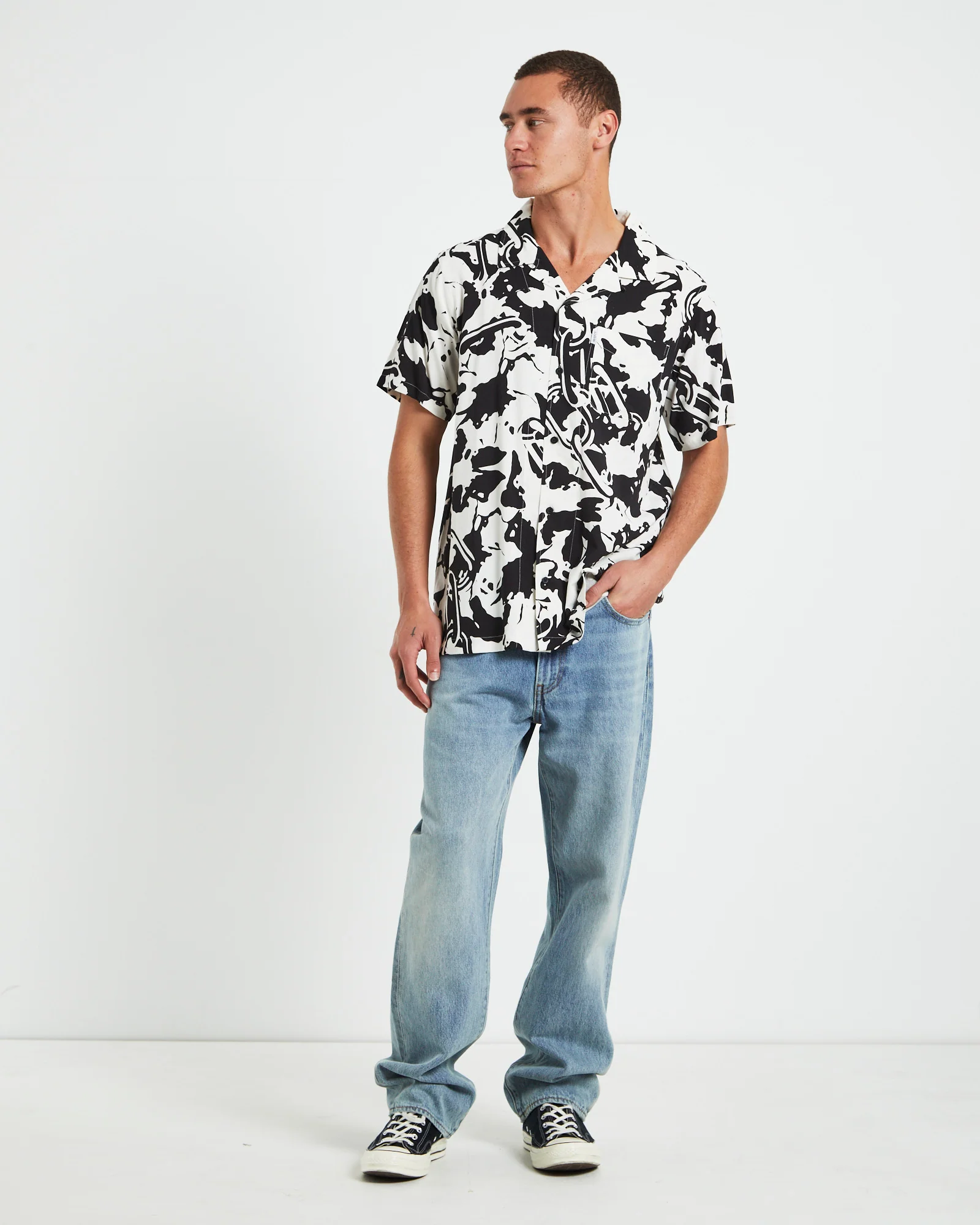 Mandiball Short Sleeve Shirtin Black - Image 3