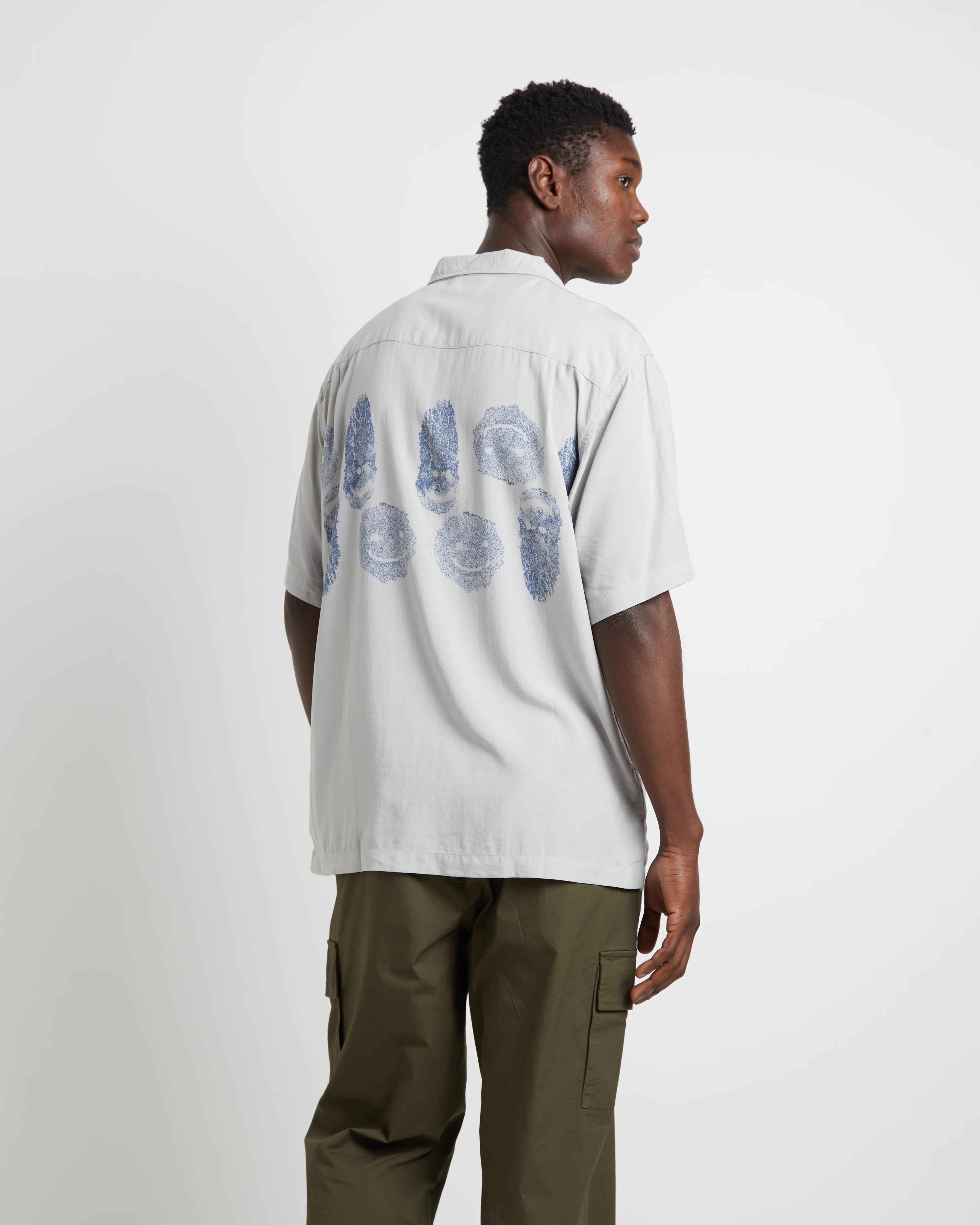 Menace Short Sleeve Shirt in Light Grey - Image 2