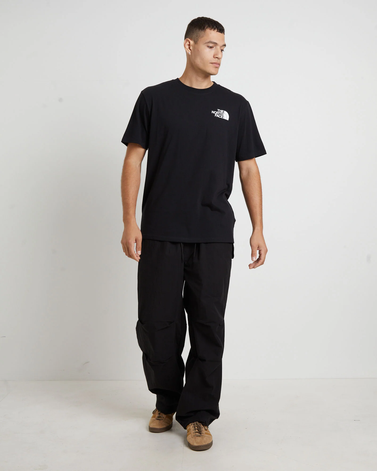 Mens Short Sleeve Box NSE T-Shirt in TNF Black/TNF White - Image 3