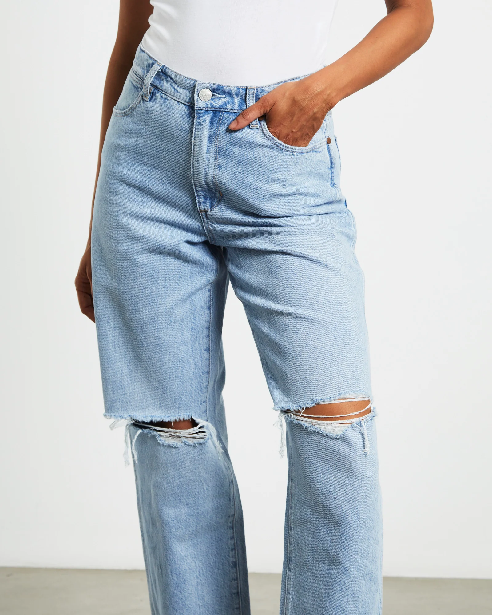 Mid Rise Vintage Straight Leg Denim Jeans Garage - Image 6
