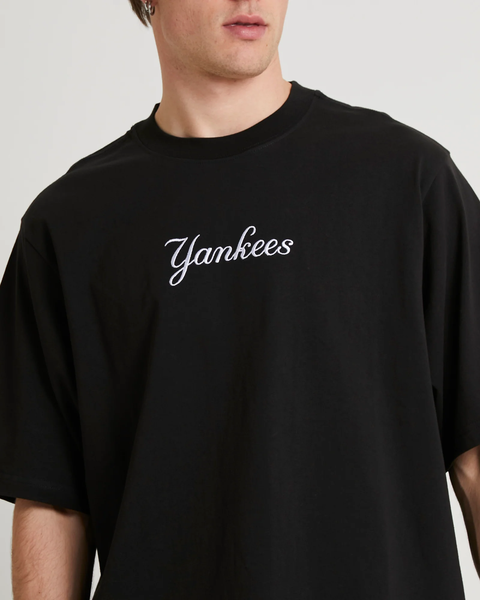 Mid-Script Heavyweight T-Shirt - Image 4