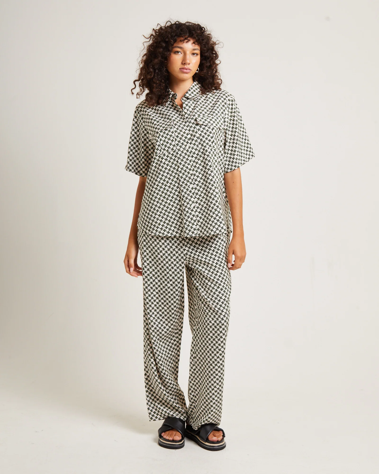 Minnie Crepe Shirt Olive - Image 3