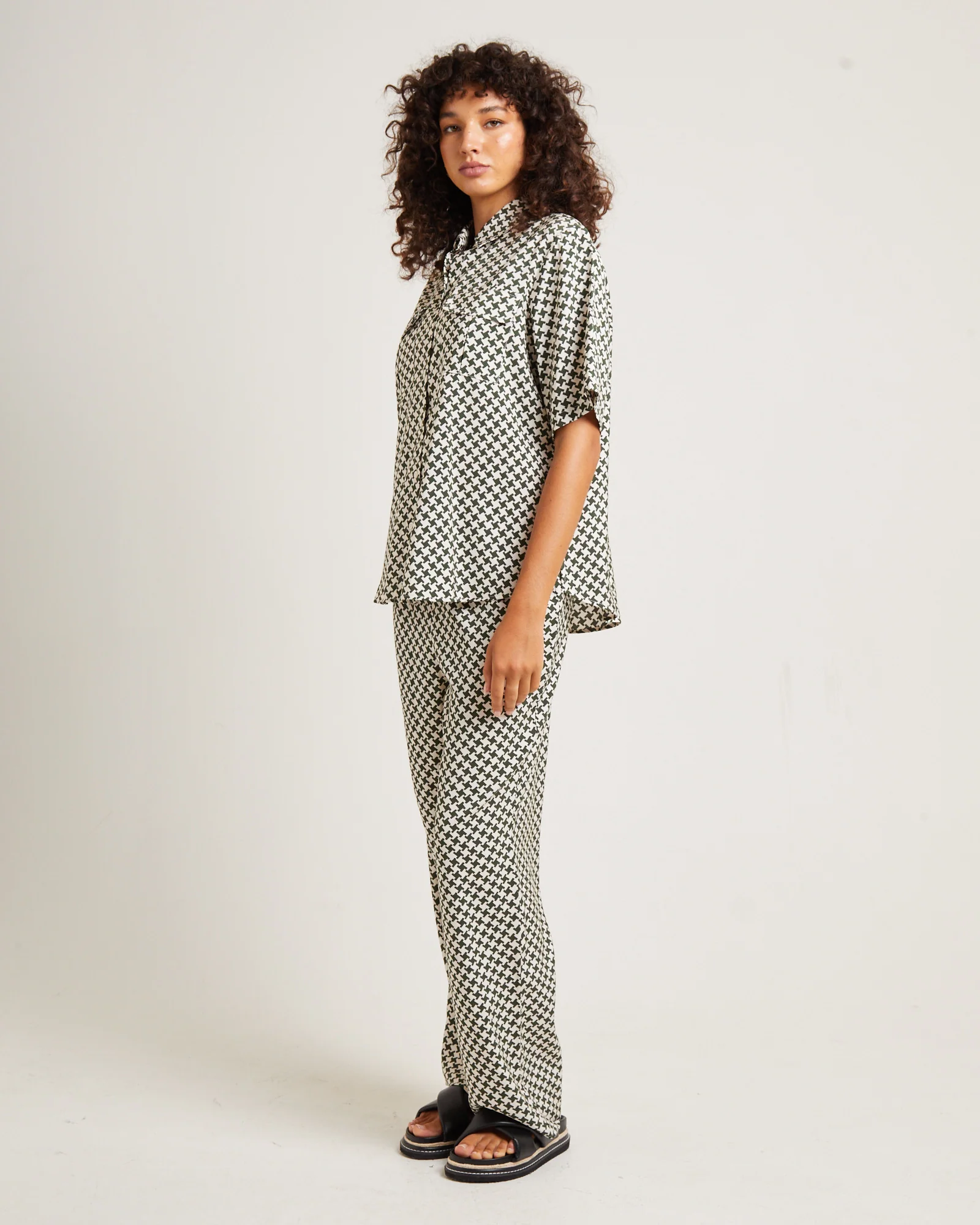 Minnie Crepe Shirt Olive - Image 4