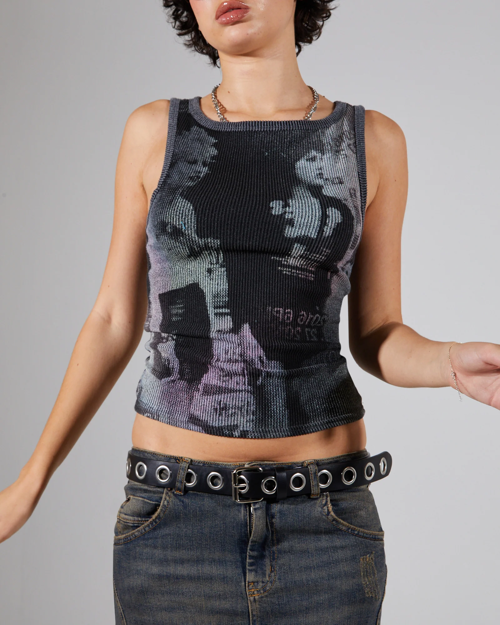 Mono Photo Rib Tank Top - Image 5
