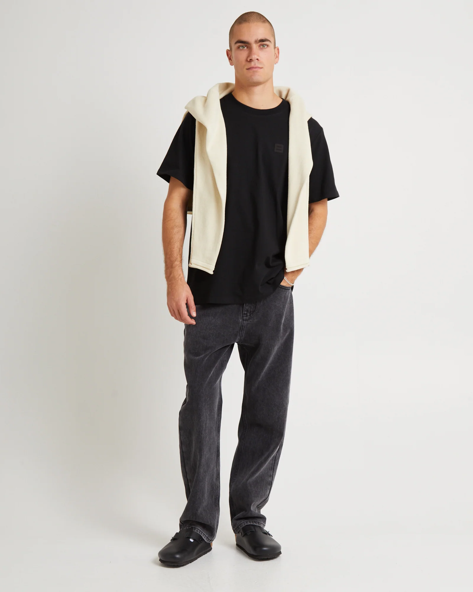 Neuw Premium T-Shirt - Image 3