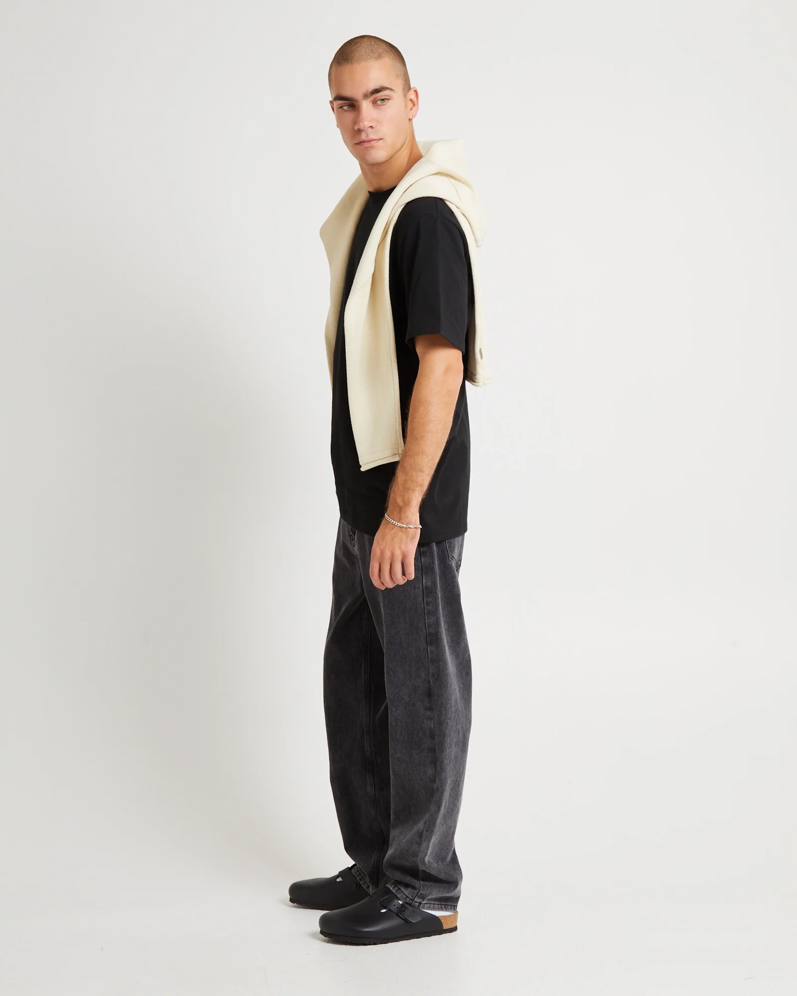 Neuw Premium T-Shirt - Image 4