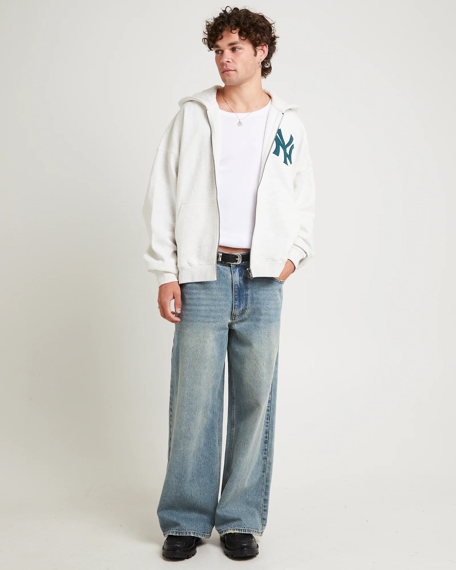 New York Yankees Arch FZ Boxy Hoodie - Image 3