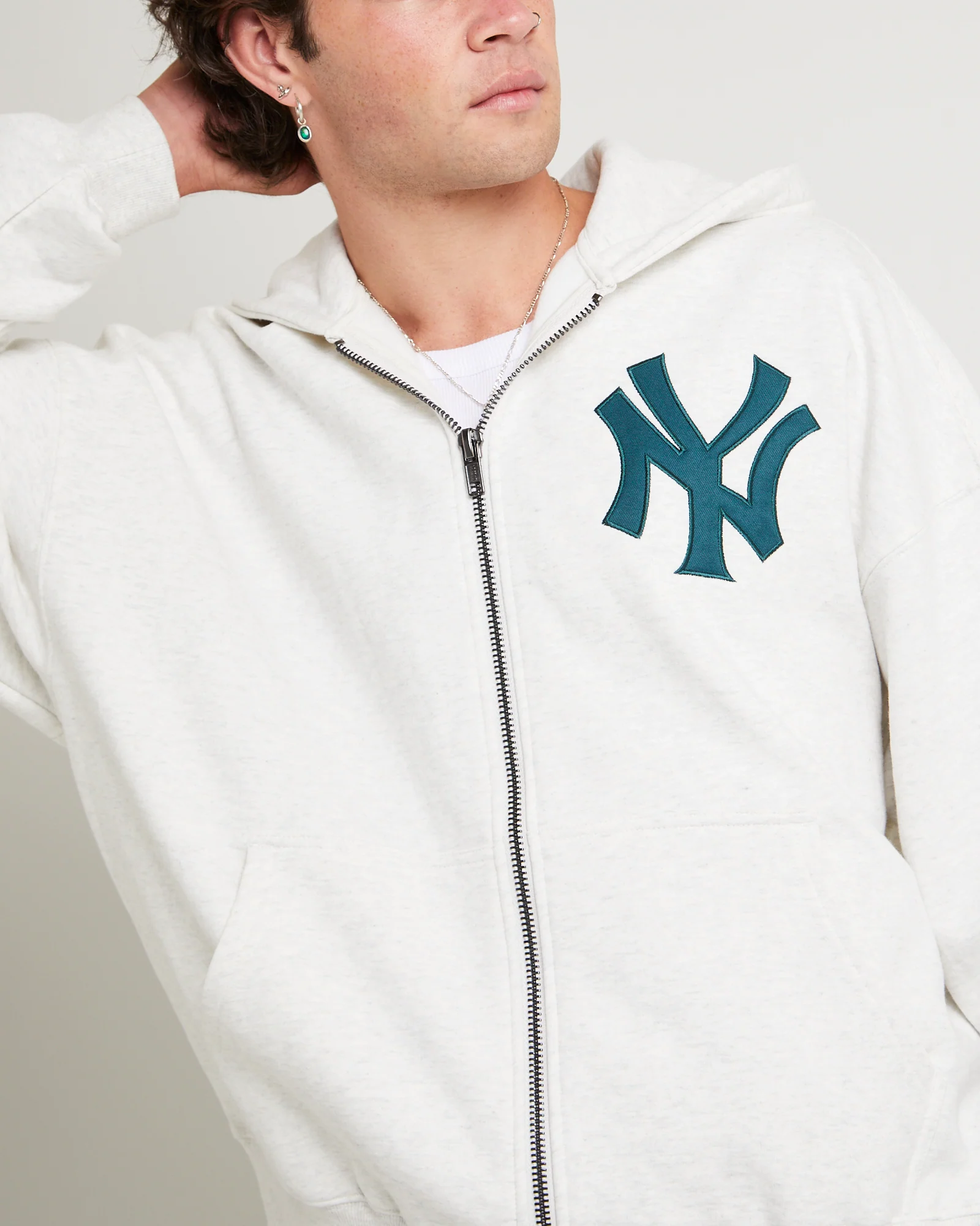 New York Yankees Arch FZ Boxy Hoodie - Image 5