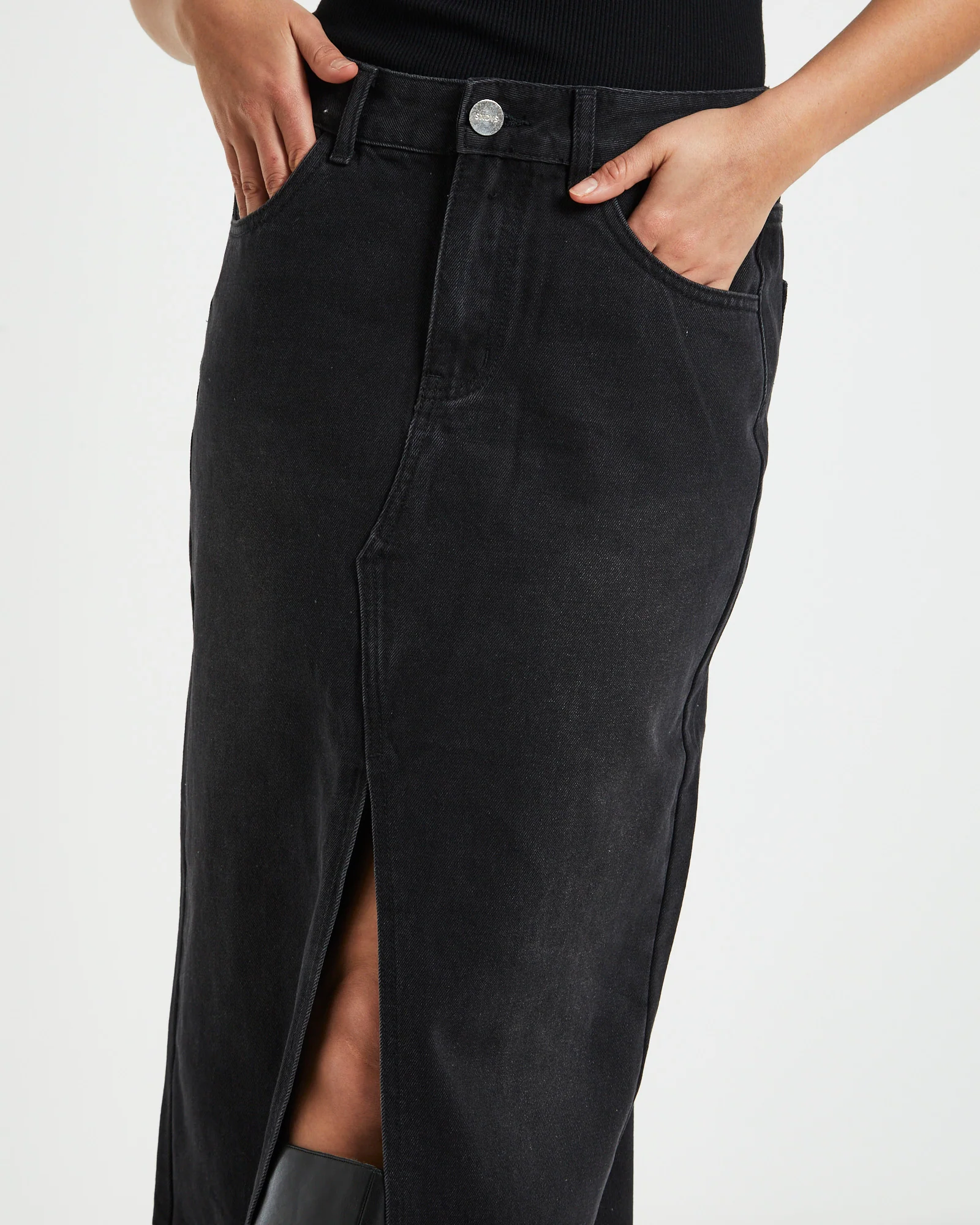 Nila Skirt in Black - Image 6