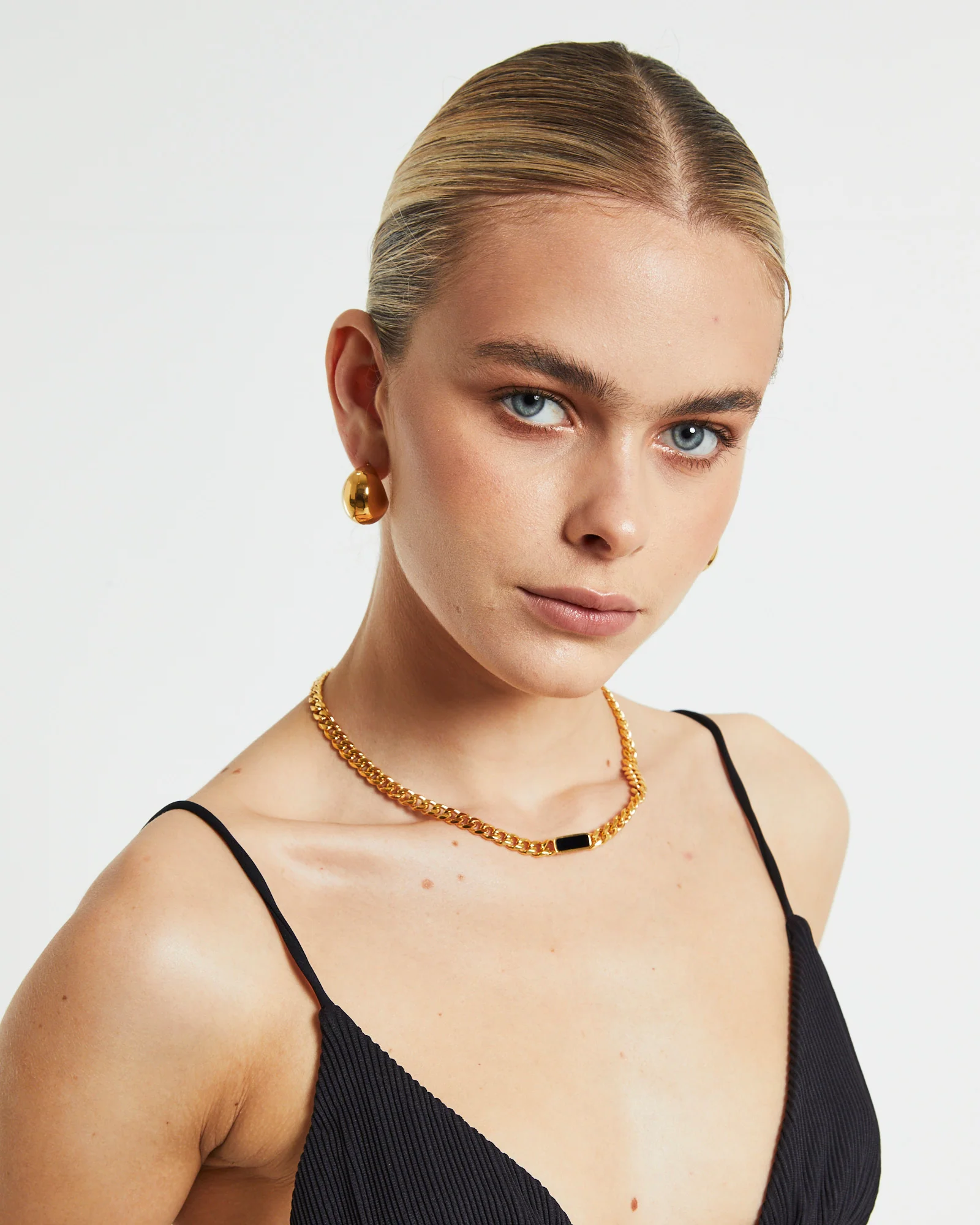 Noir Necklace in Gold - Image 2