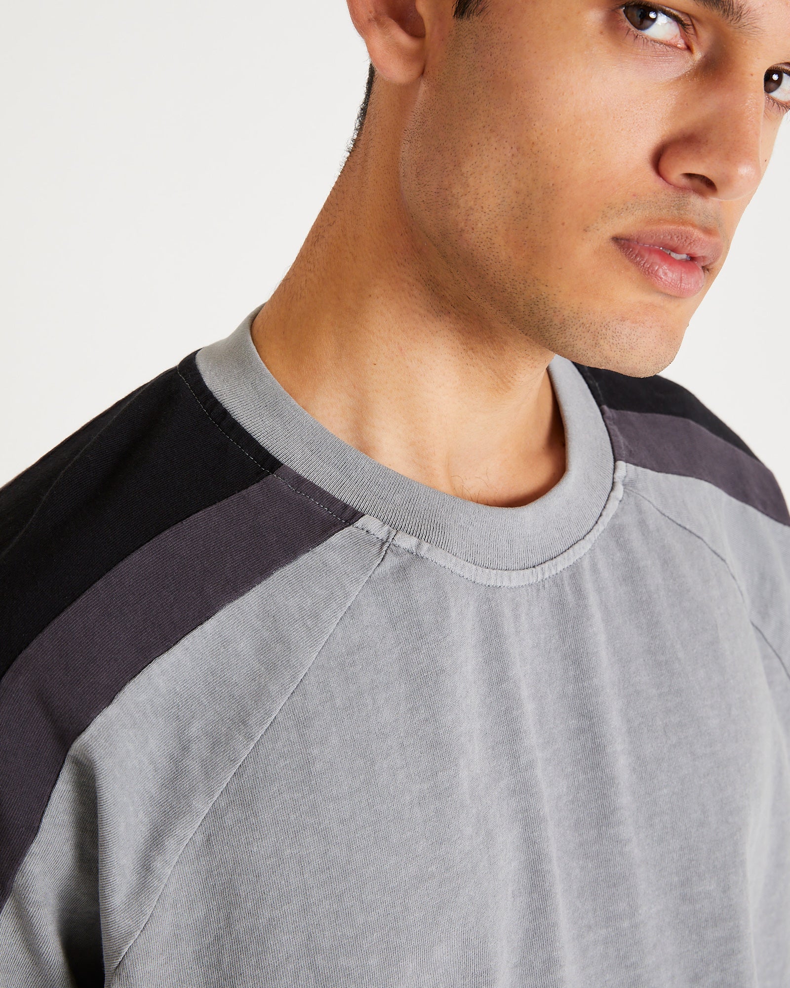 Novel Raglan Spliced T-Shirt - Image 6