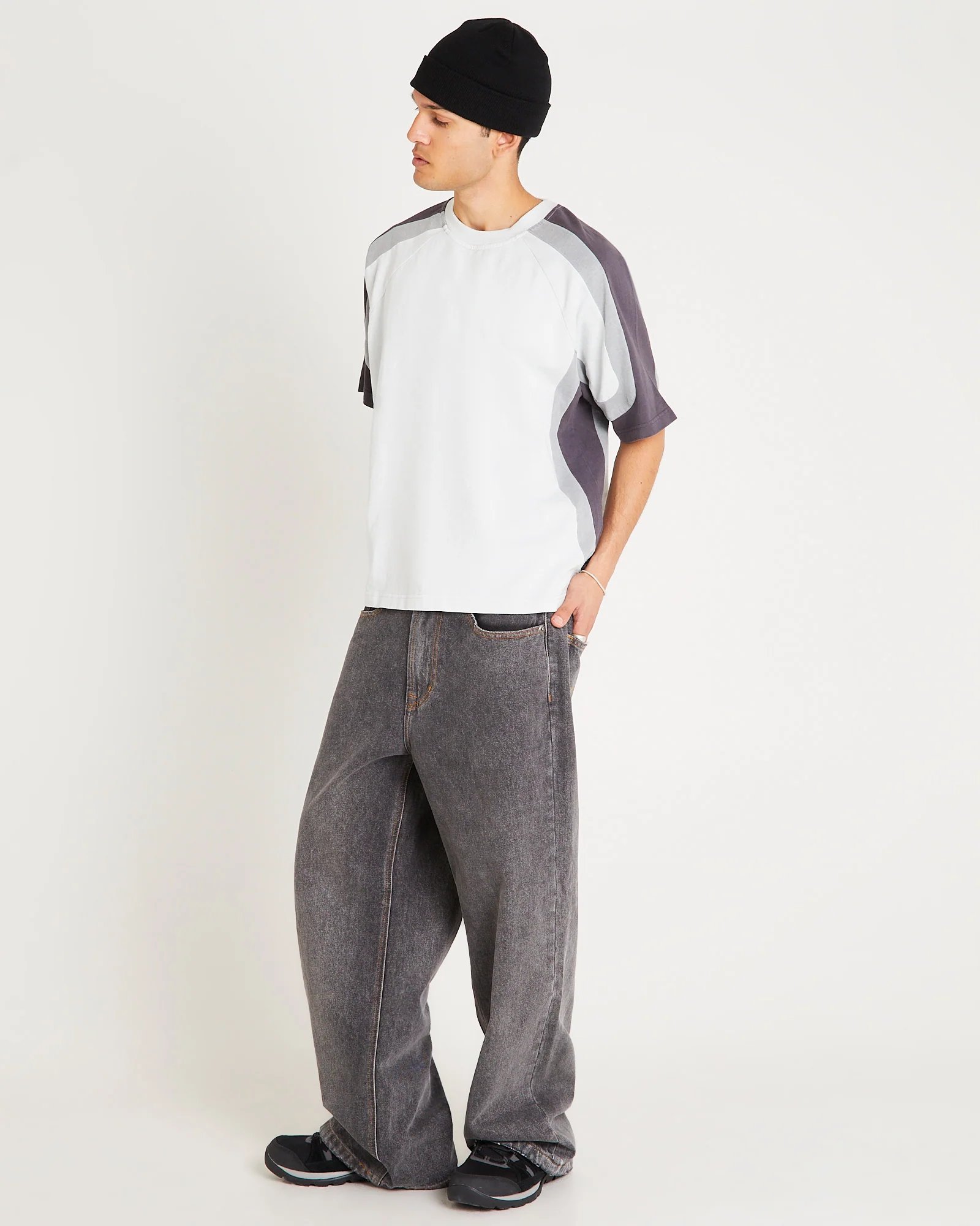 Novel Raglan Spliced T-Shirt - Image 4