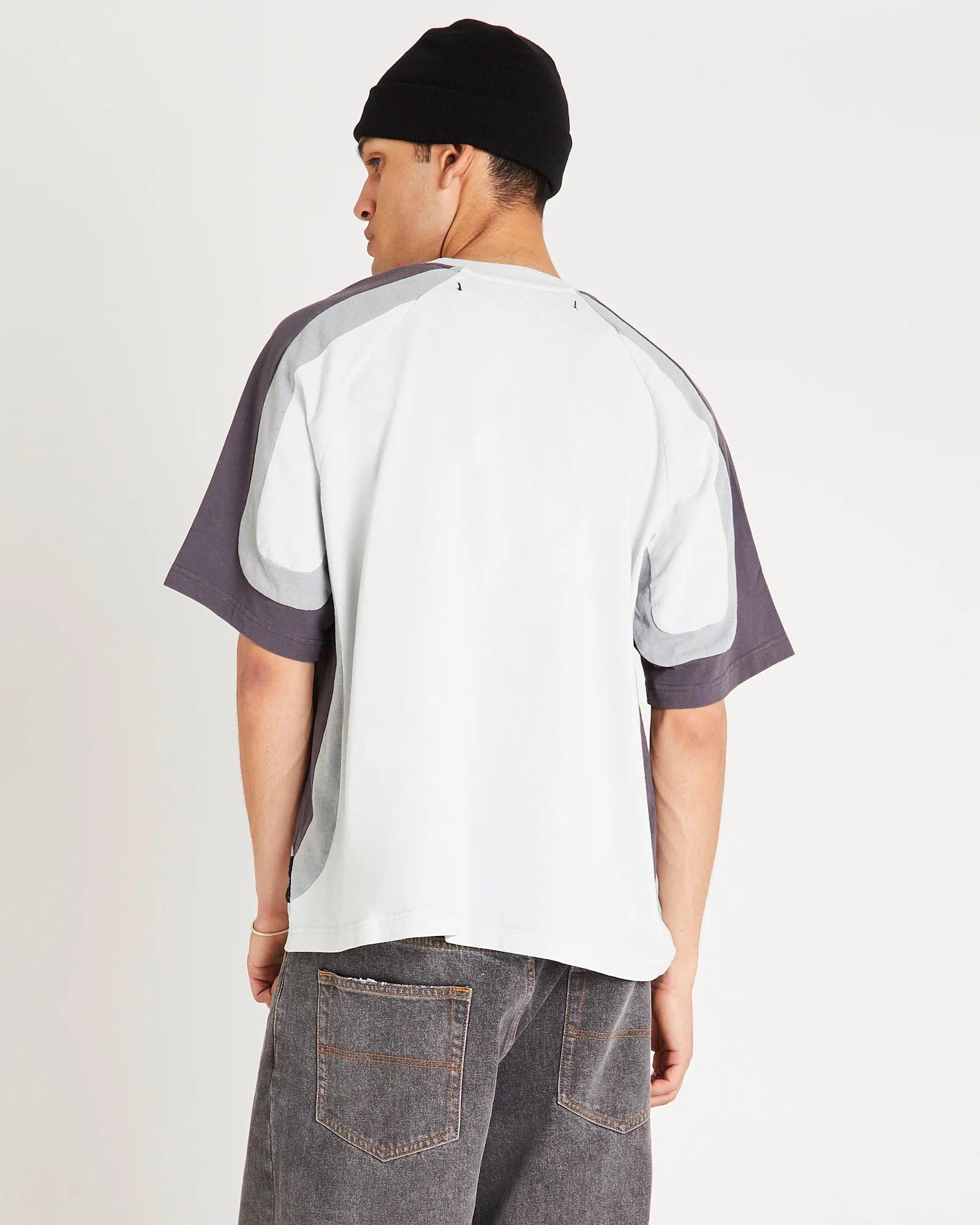 Novel Raglan Spliced T-Shirt - Image 5