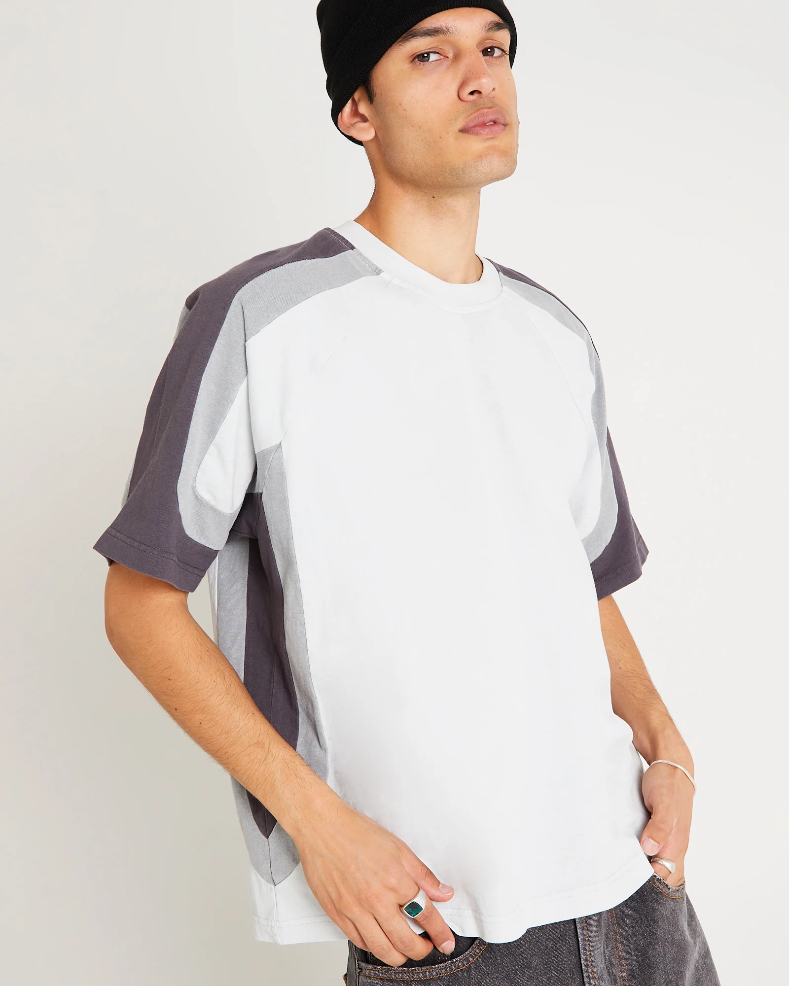 Novel Raglan Spliced T-Shirt - Image 6