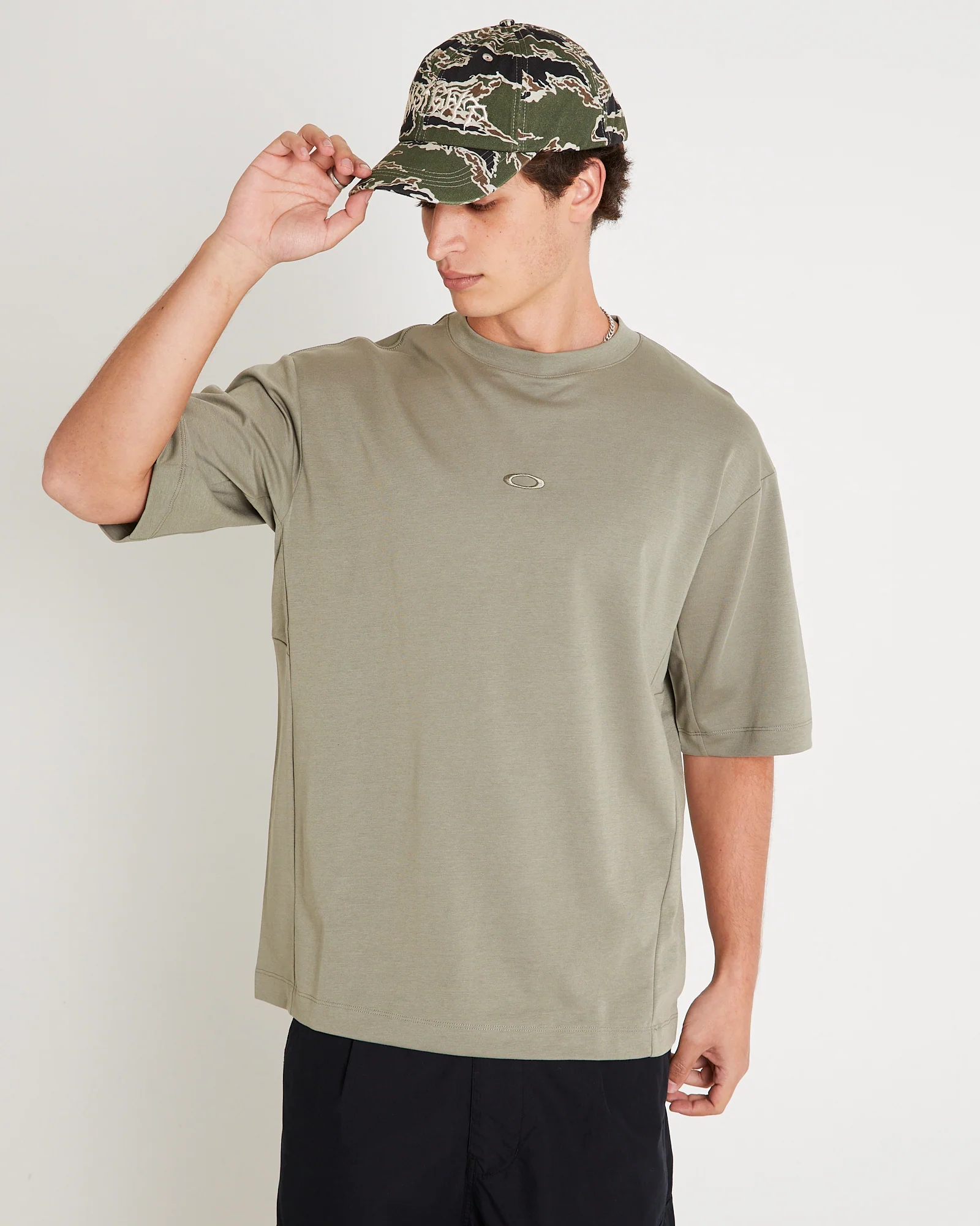 Oakley Driven T-Shirt - Image 3