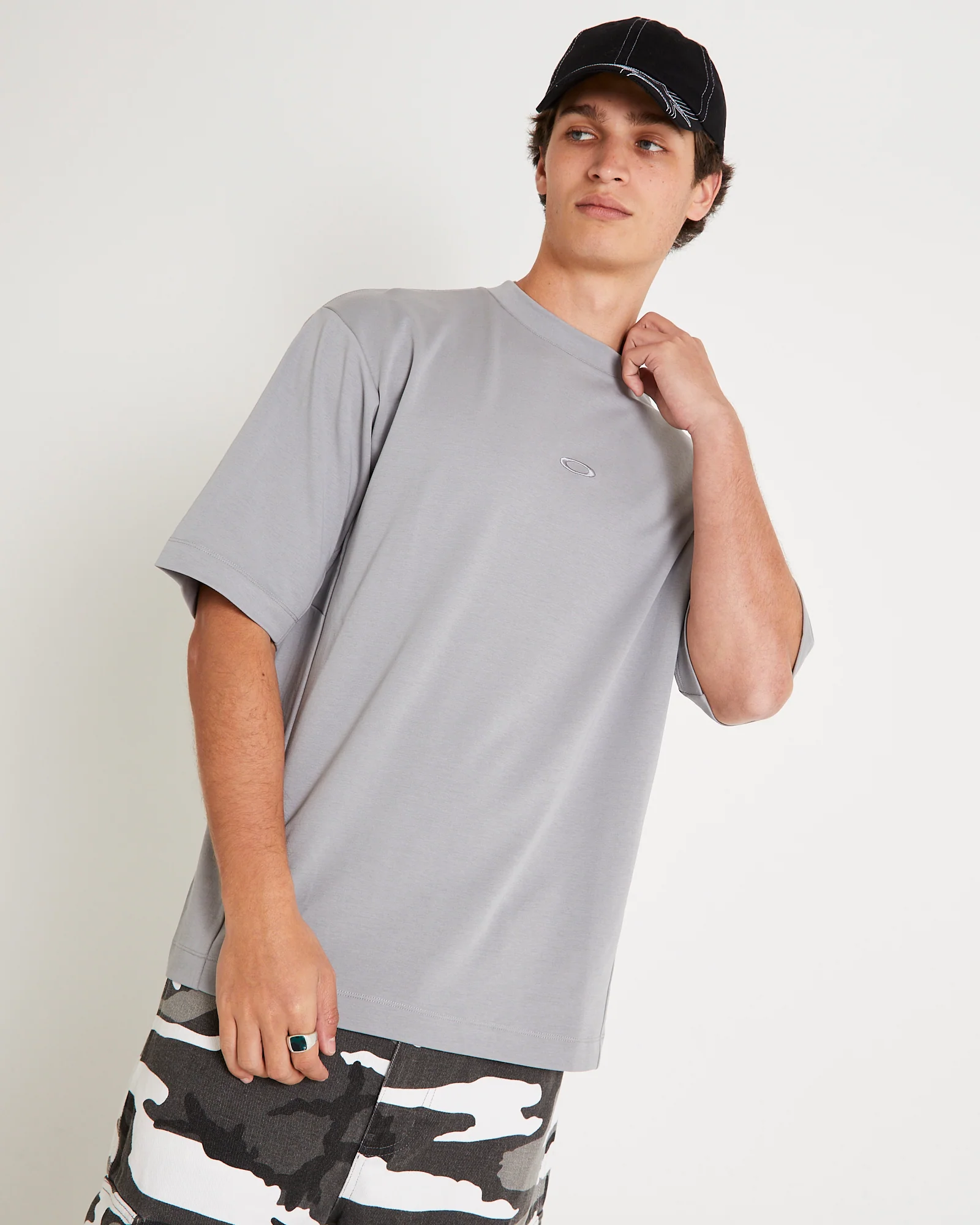 Oakley Driven T-Shirt - Image 3