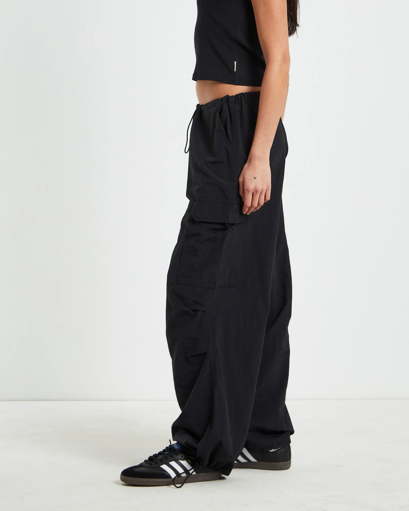 Oakley Low Rise Tech Cargo Pants Black - Image 4