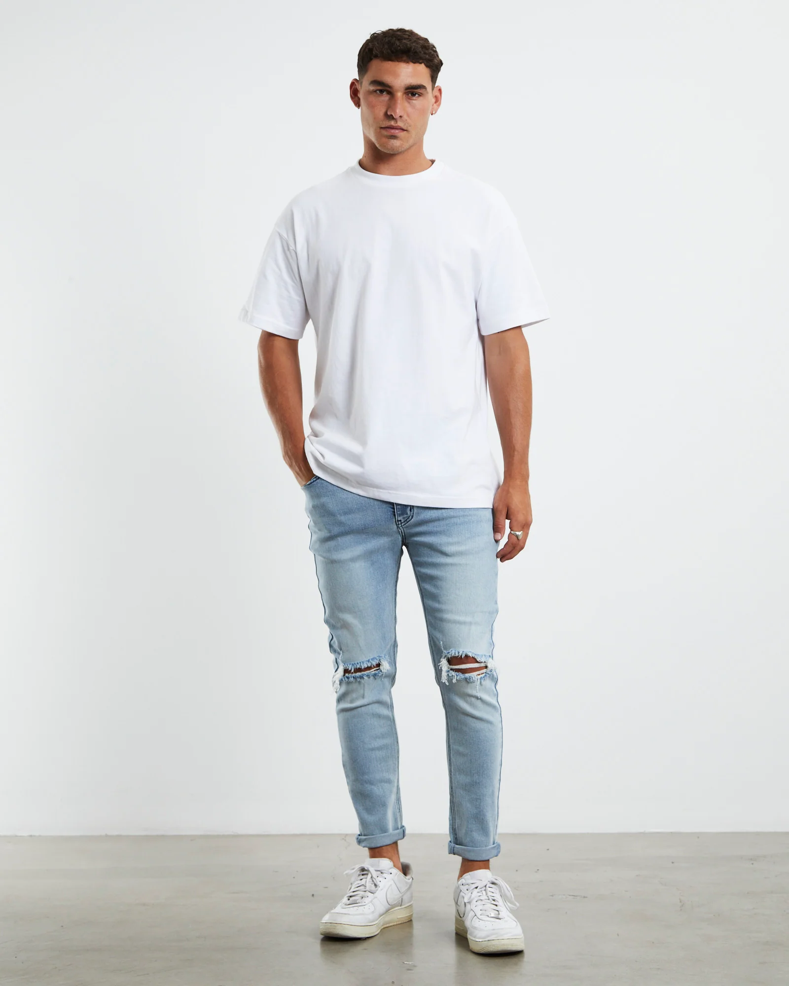 Offset Jeans In Bleach Blue - Image 3