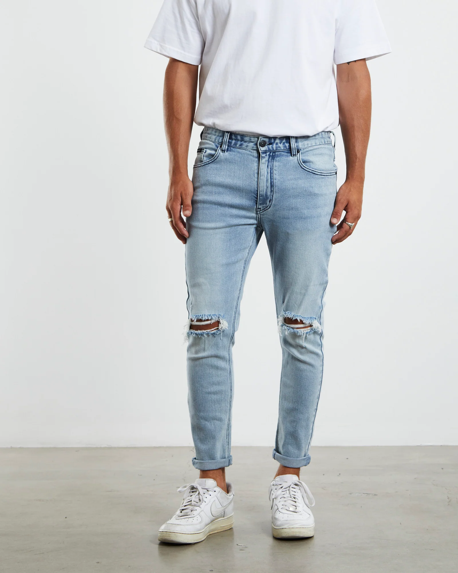 Offset Jeans In Bleach Blue - Image 5