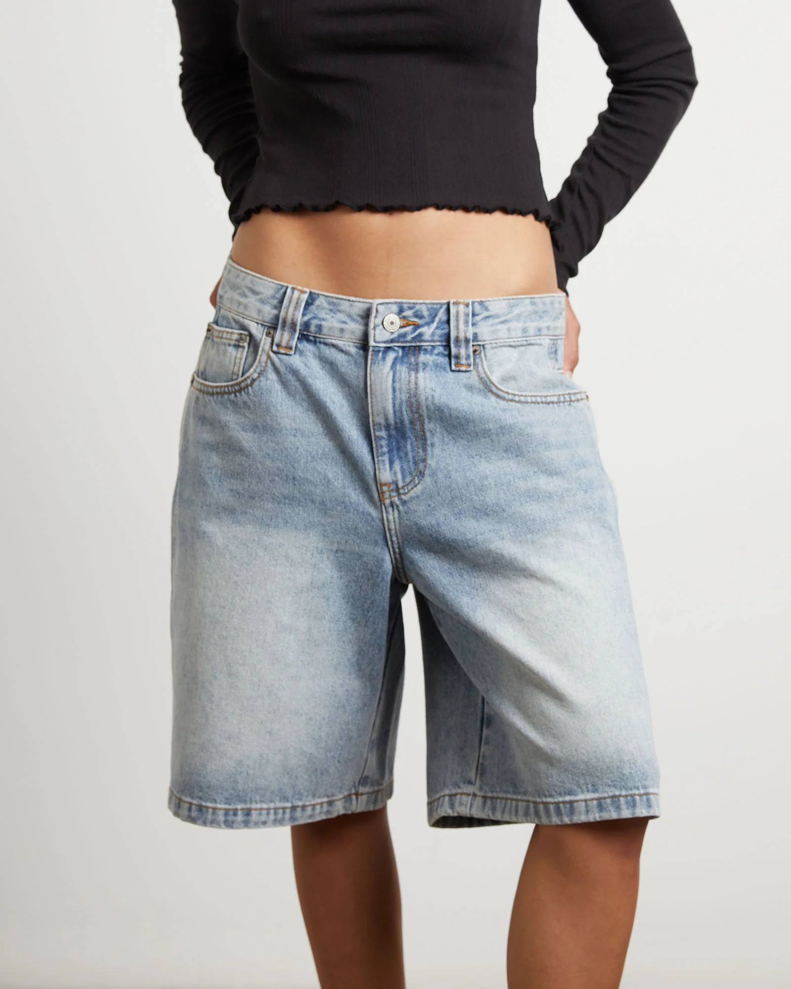 Palmer Relaxed Denim Jorts in Vintage Tint - Image 4