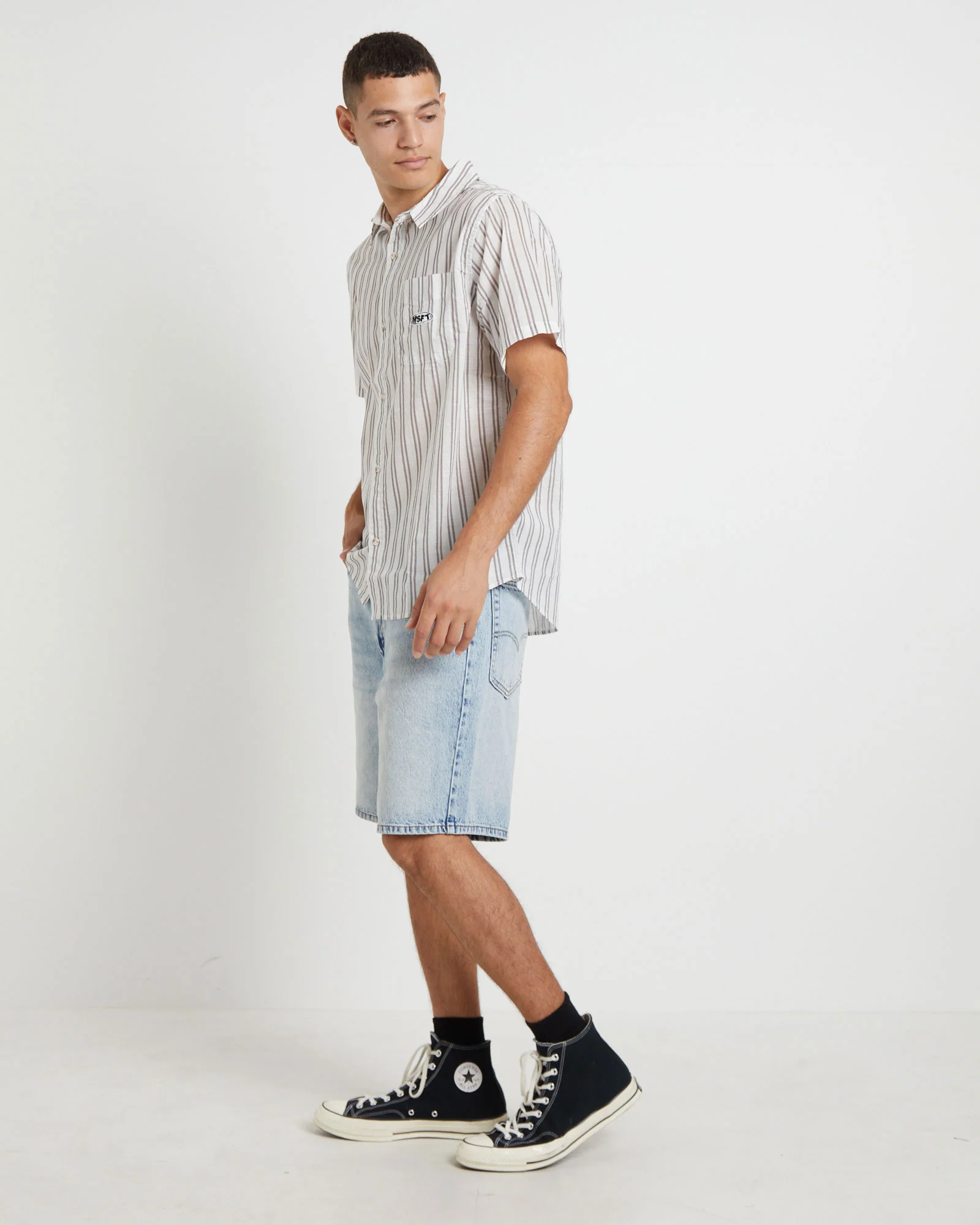 Parelz Short Sleeve Shirt in Mushroom Stripe - Image 4