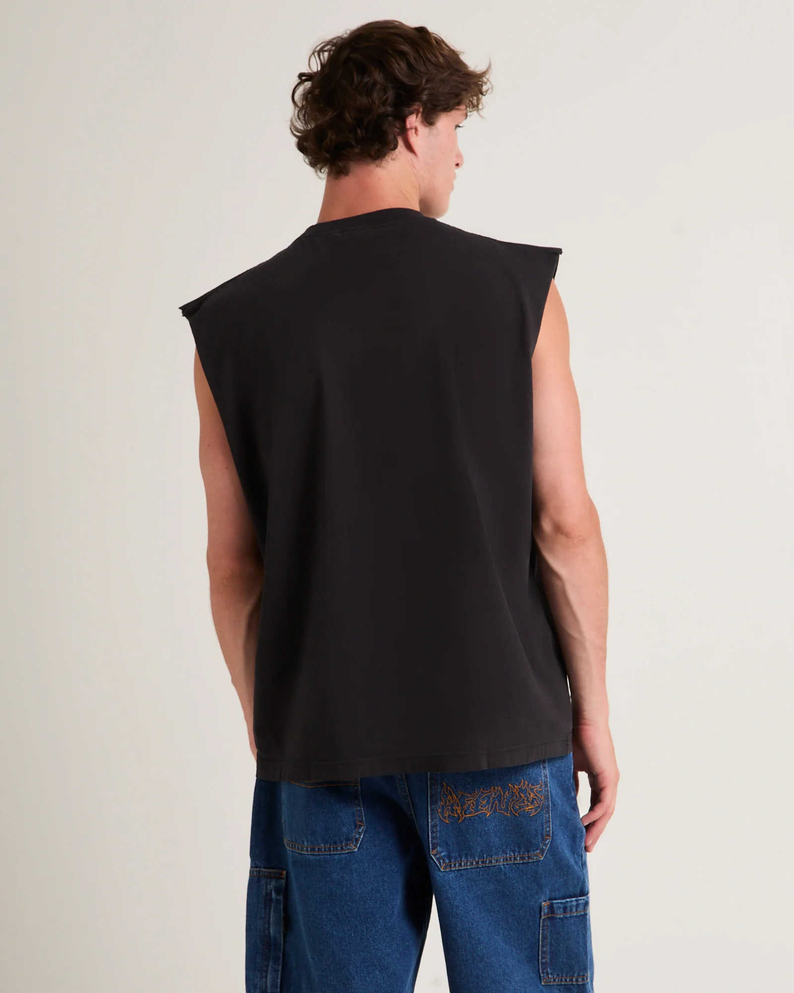 Peace Out Sleevless T-Shirt in Stone Black - Image 5