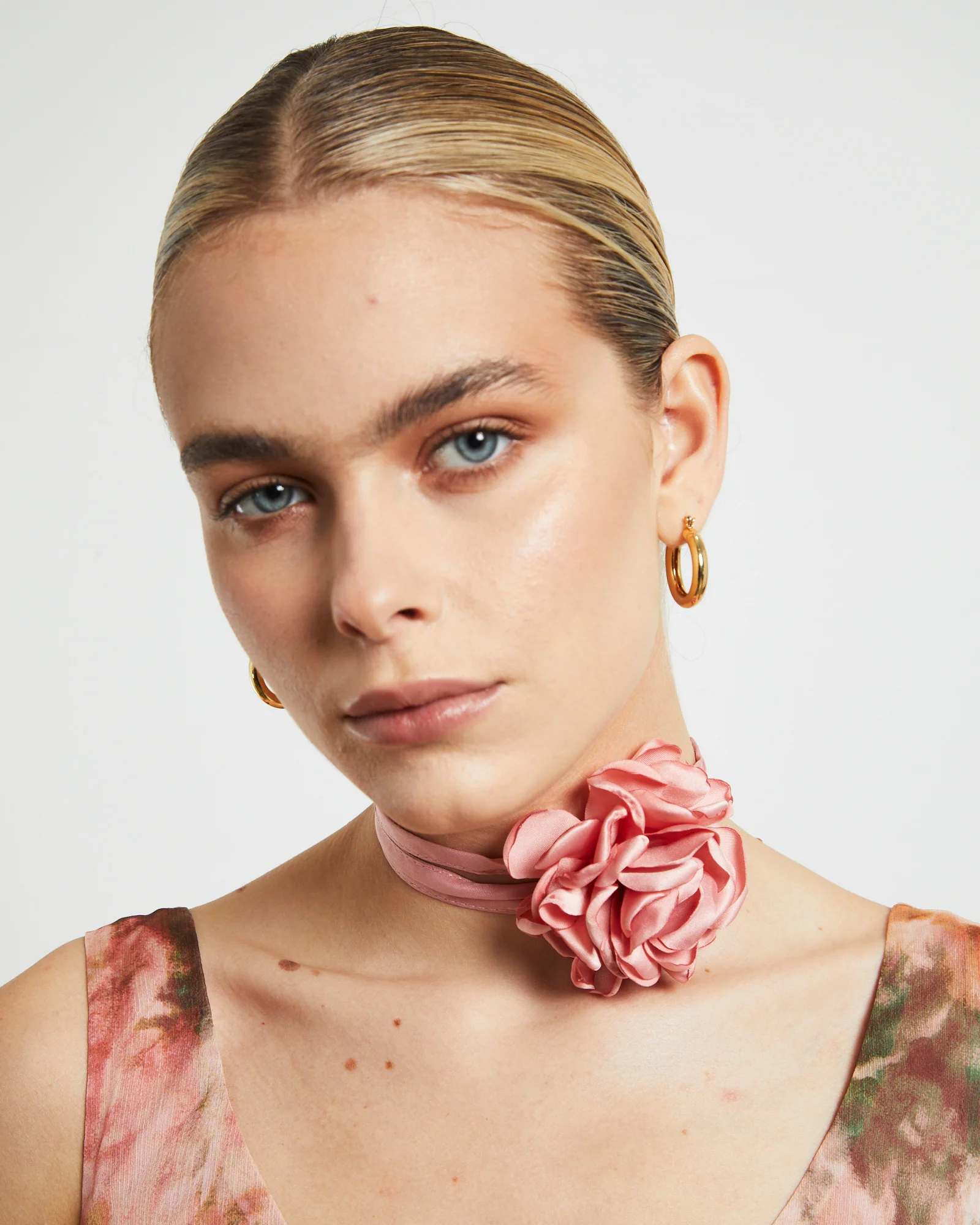 Pia Corsage Necklace in Blush Pink - Image 2