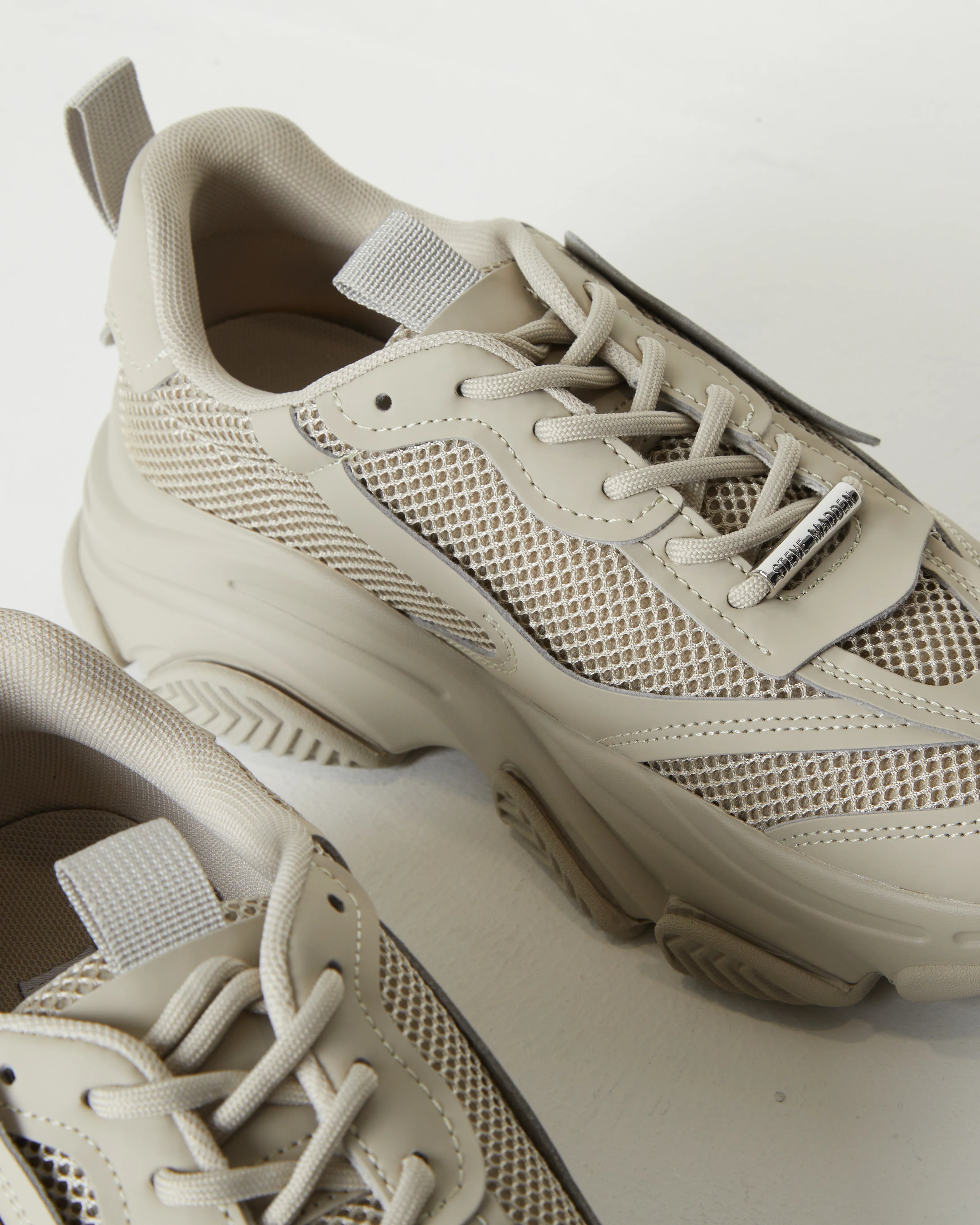 Possession Driege Sneakers in Grey - Image 6