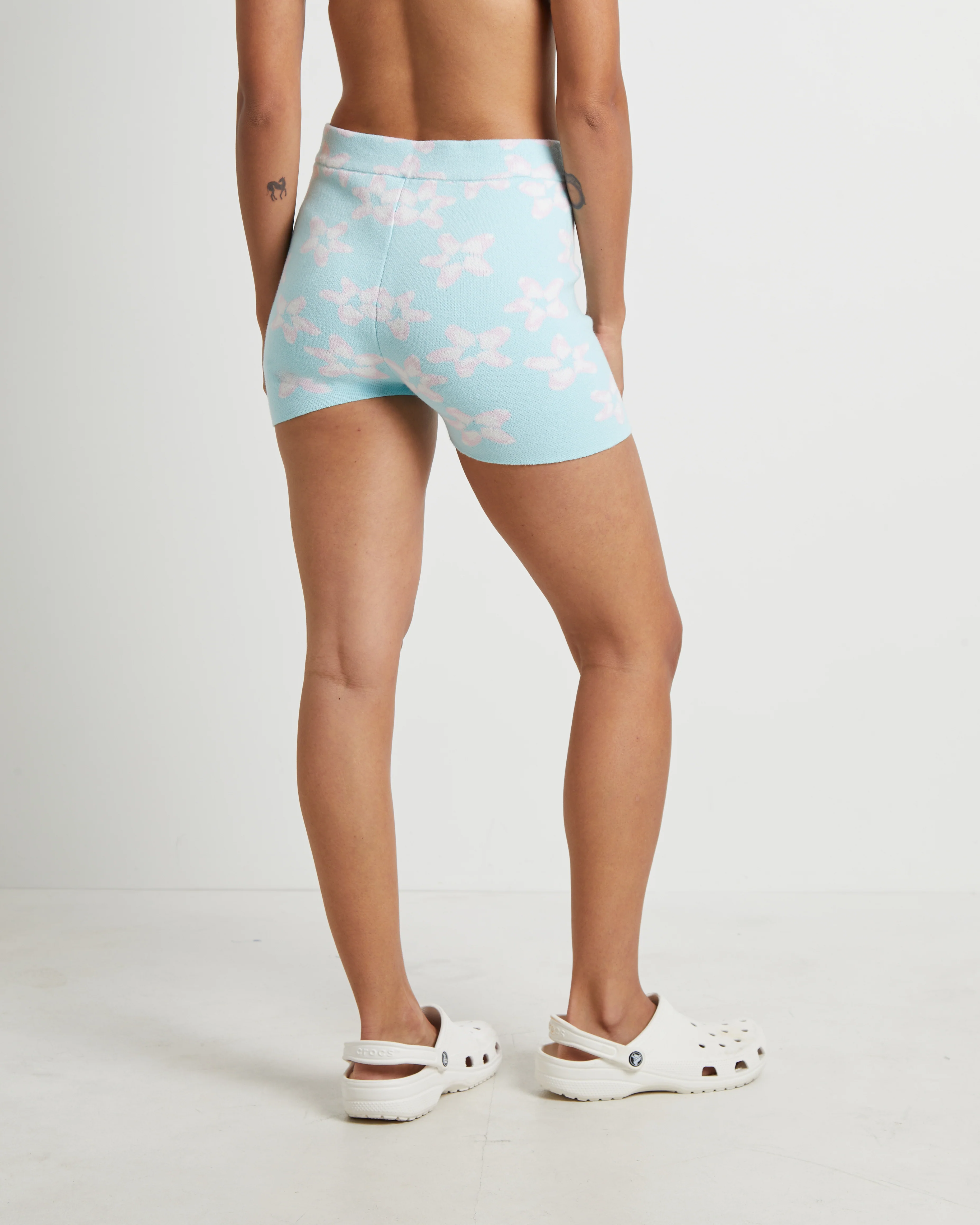 Primavera Knitted Hot Shorts in Malibu - Image 2