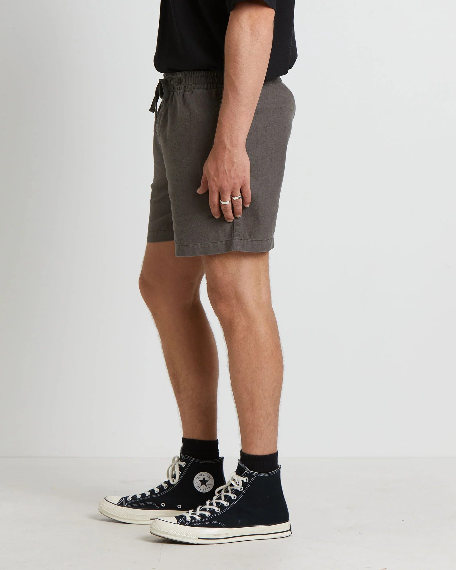Puglia Linen Shorts in Muted Olive Green - Image 4