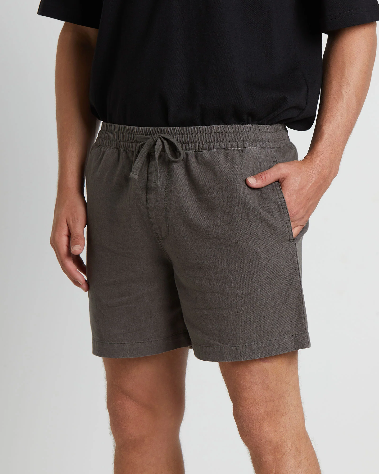 Puglia Linen Shorts in Muted Olive Green - Image 7