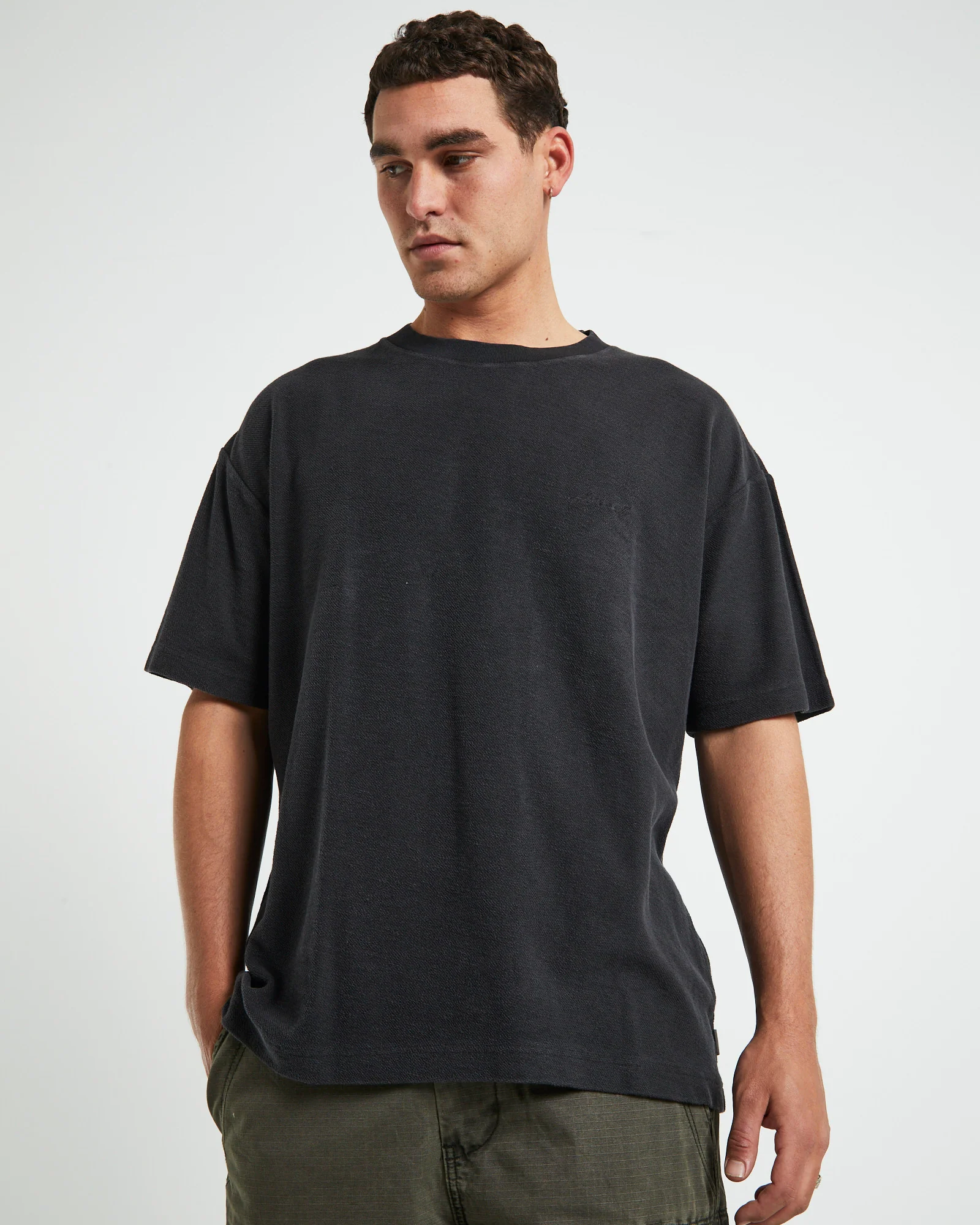 Ramona Linen Short Sleeve T-Shirt in Washed Black - Image 5