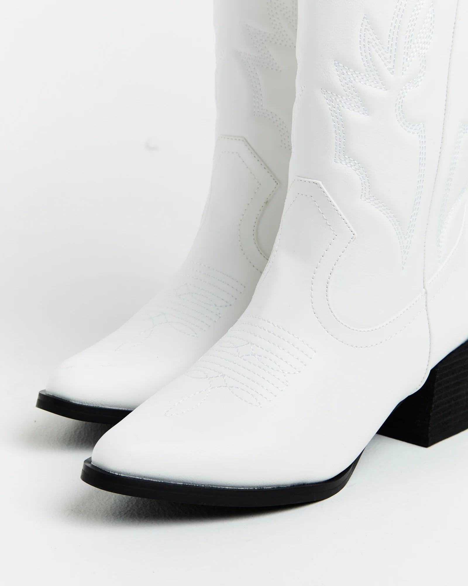 Ranger Cowboy Boot in White - Image 5