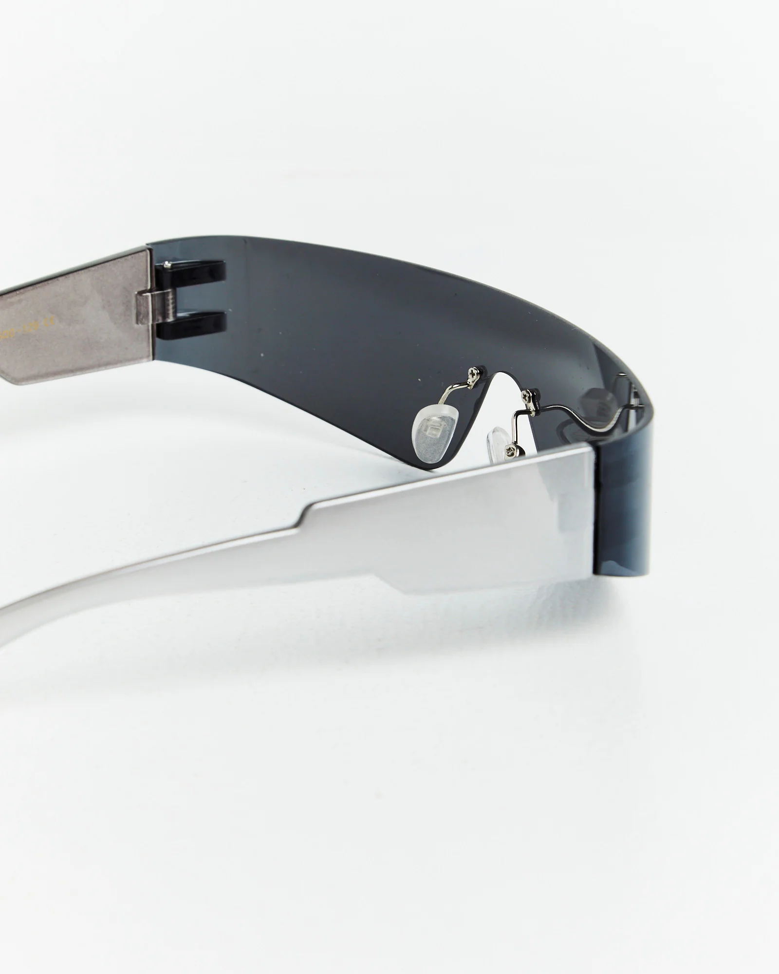Raya Shield Sunglasses Black - Image 5