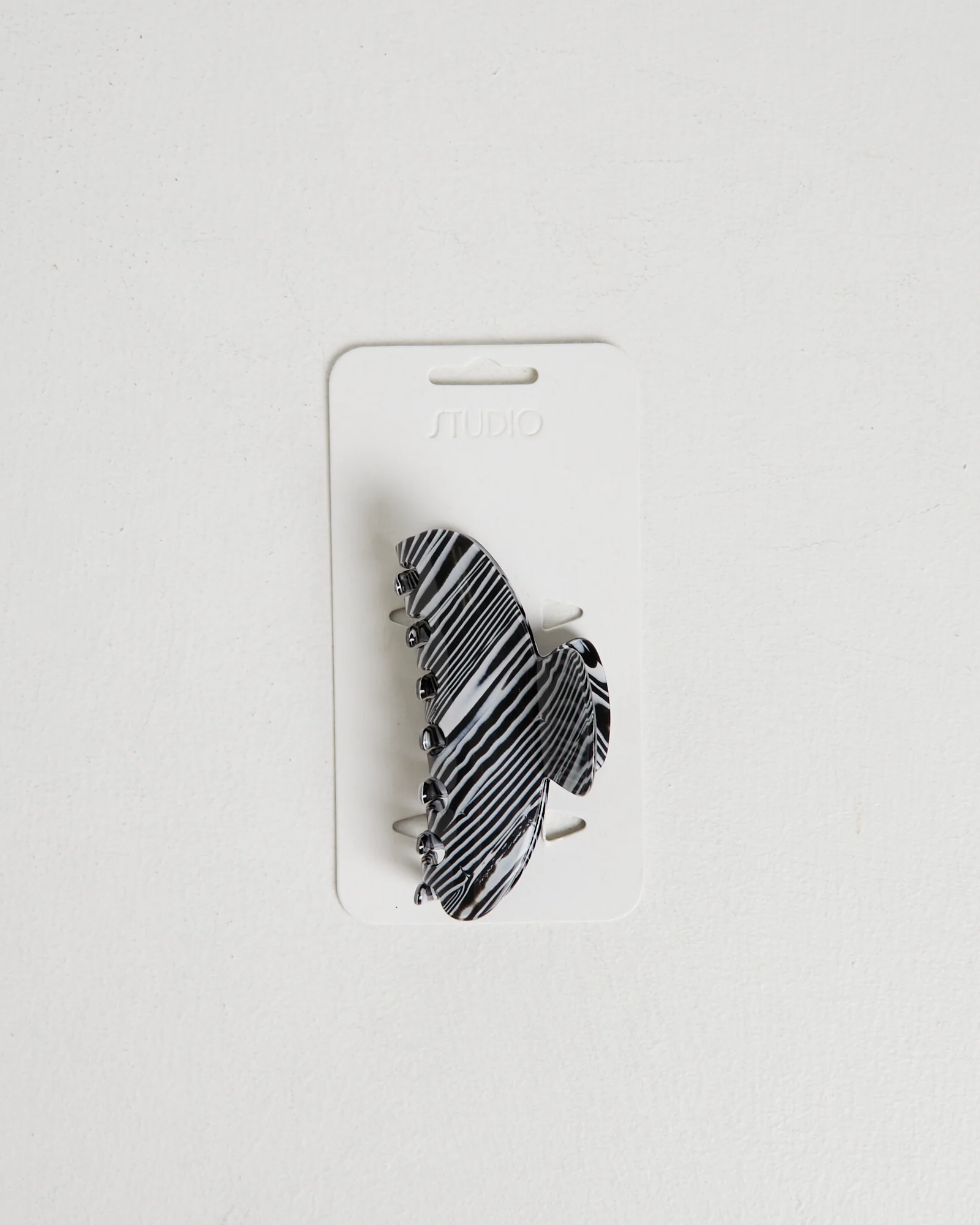 Reah Resin Clip - Image 3