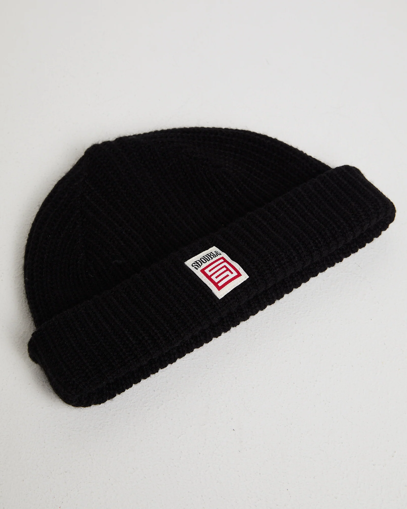 Red Cube Low Beanie - Image 2