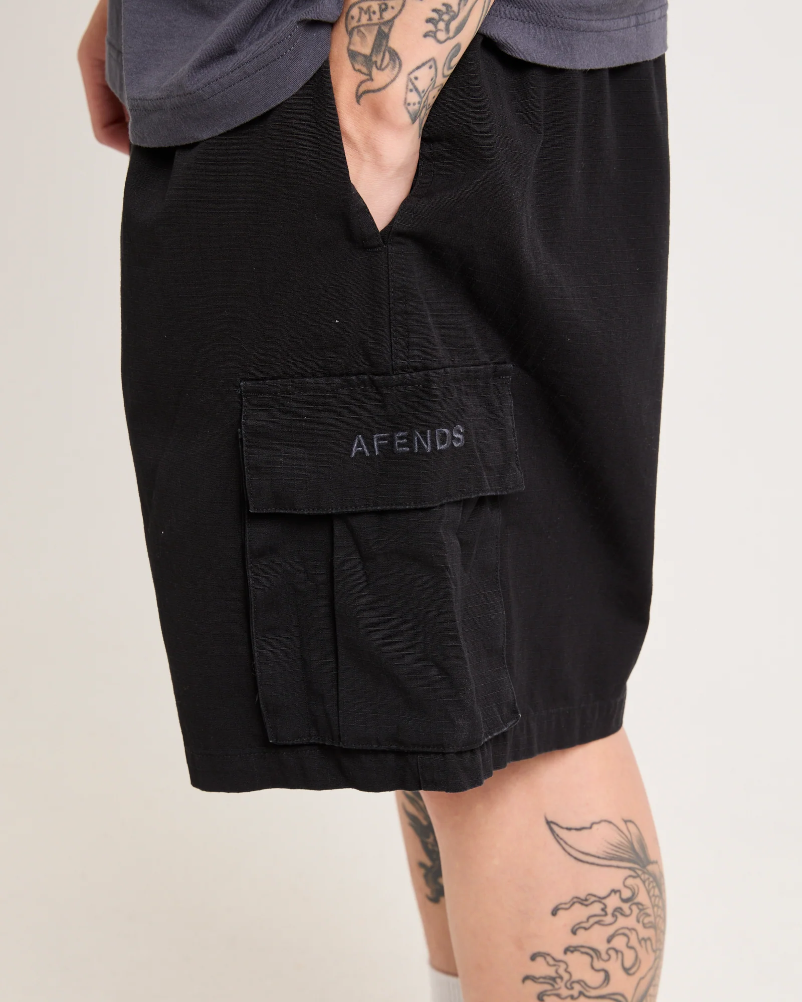 Ripped Out 98 Oversized Cargo Short 20" - Image 5
