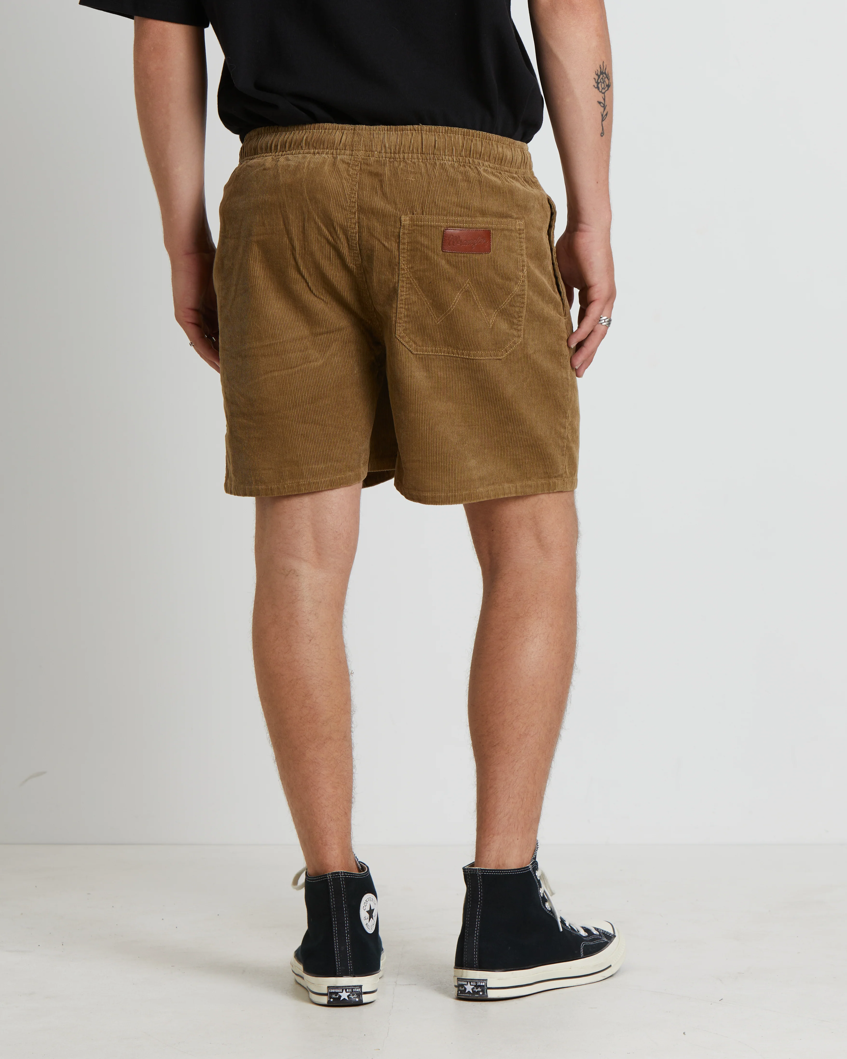 Roomie Shorts in Beach Grass - Image 2