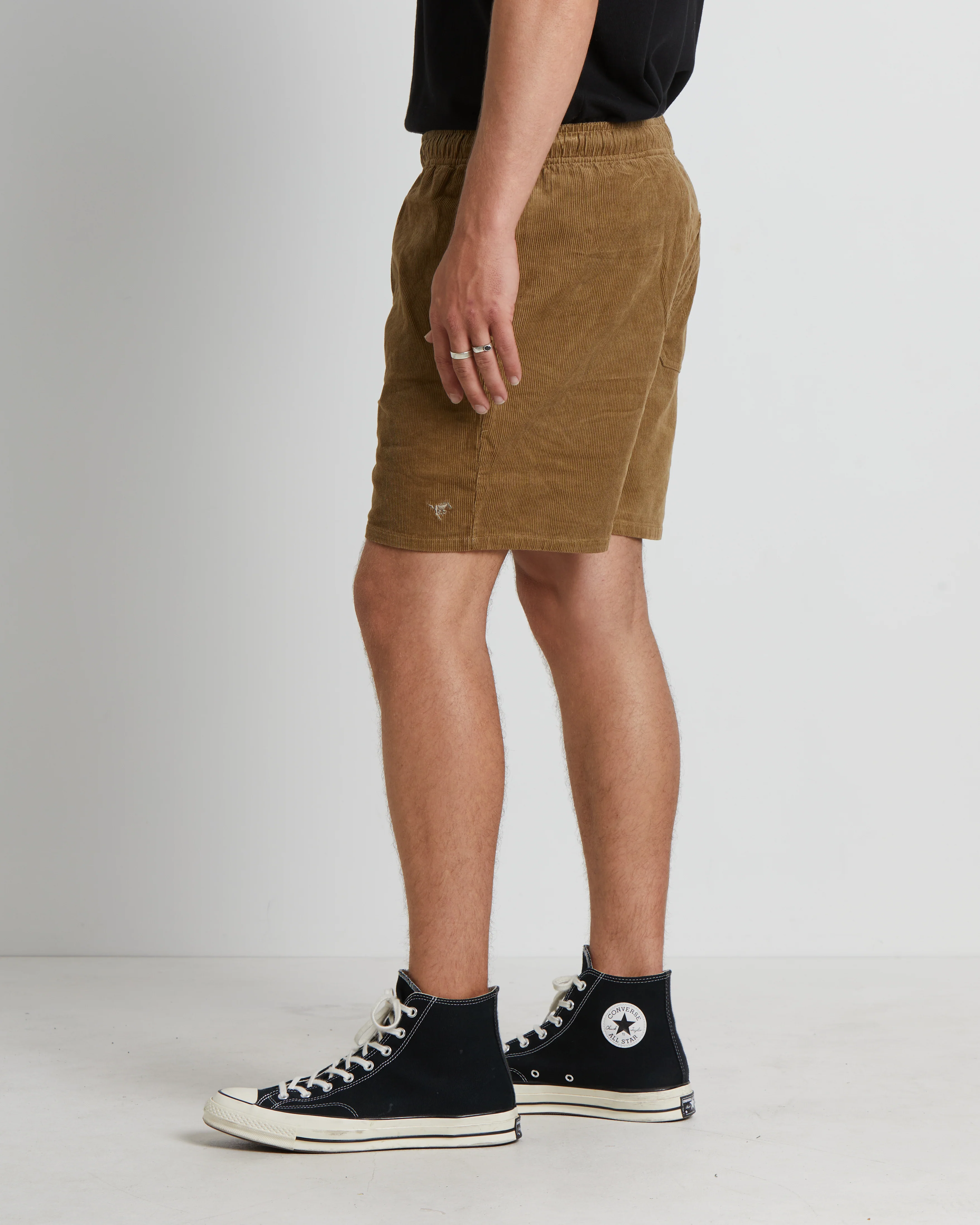 Roomie Shorts in Beach Grass - Image 5