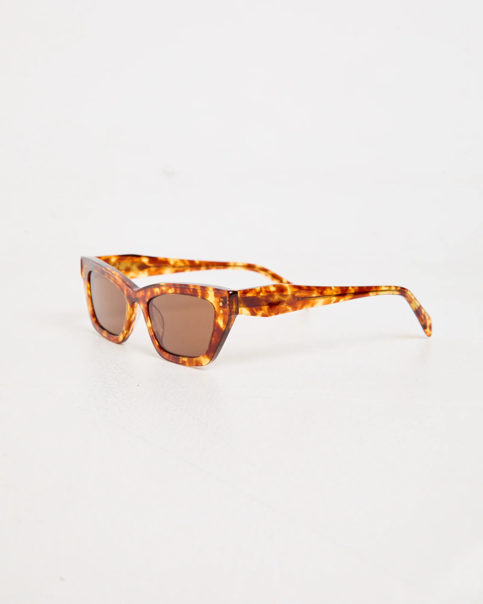 Ru Sunglasses in Honeycomb Tort - Image 4