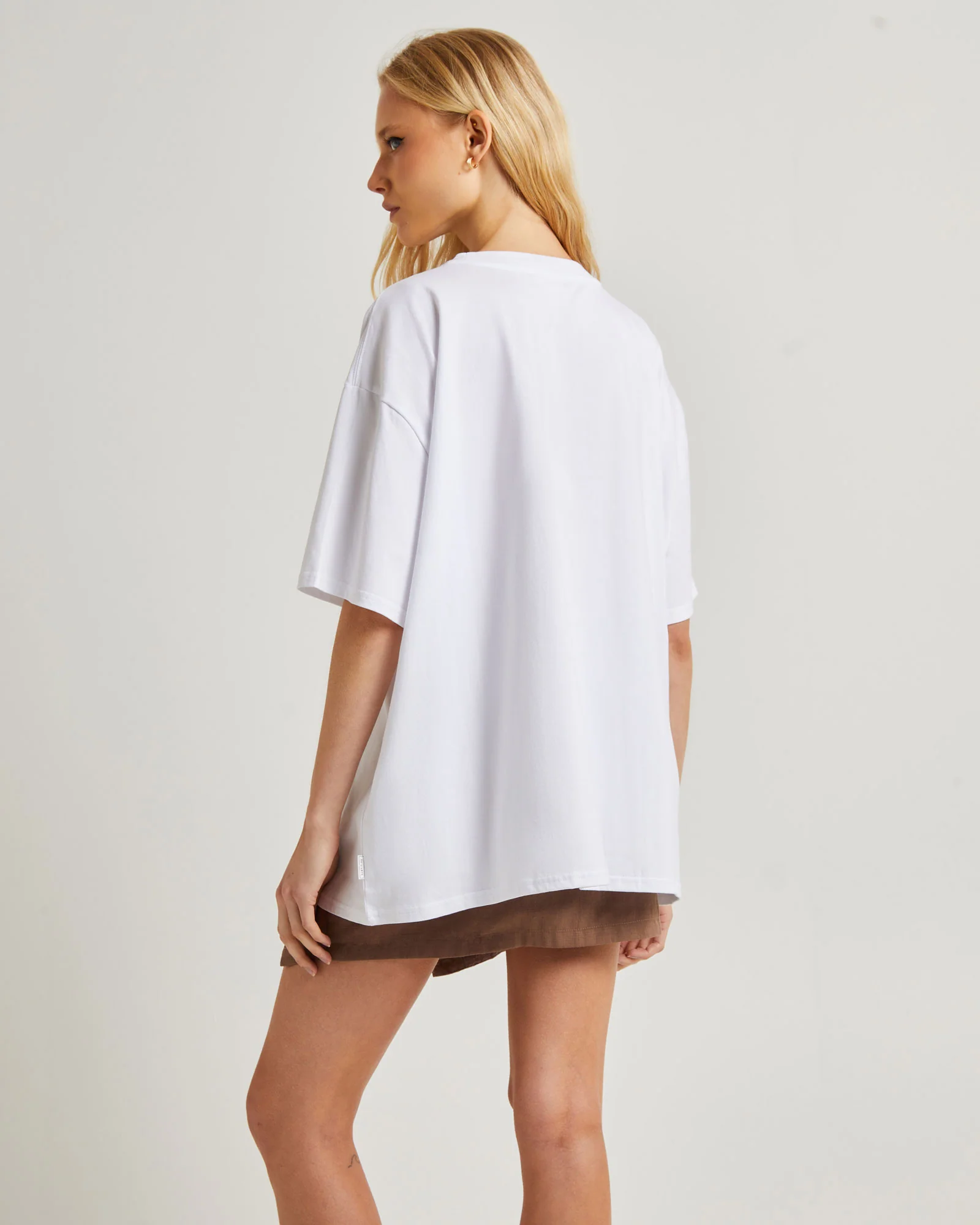 Sandy Oversized Short Sleeve T-Shirt in White - Image 2