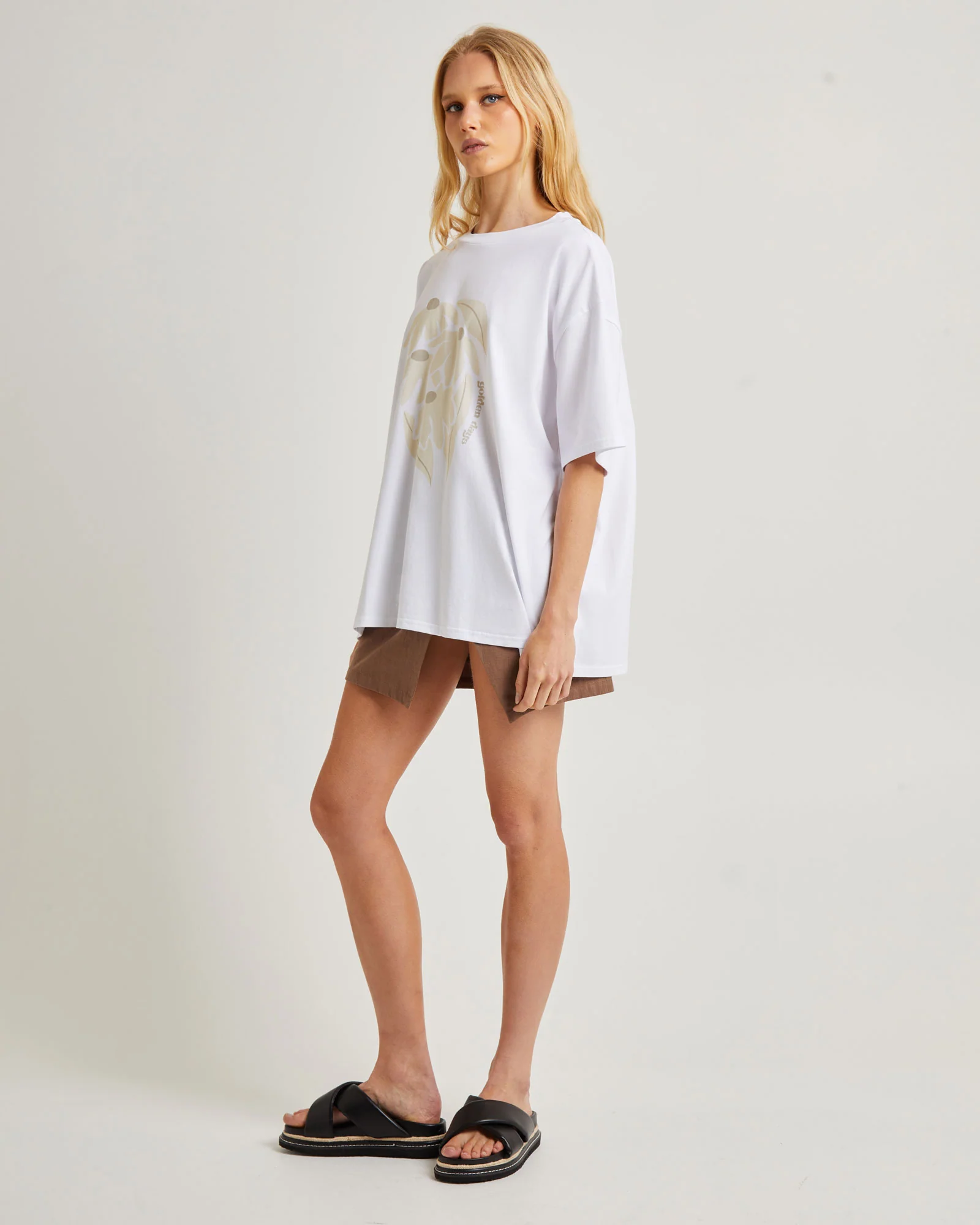 Sandy Oversized Short Sleeve T-Shirt in White - Image 4