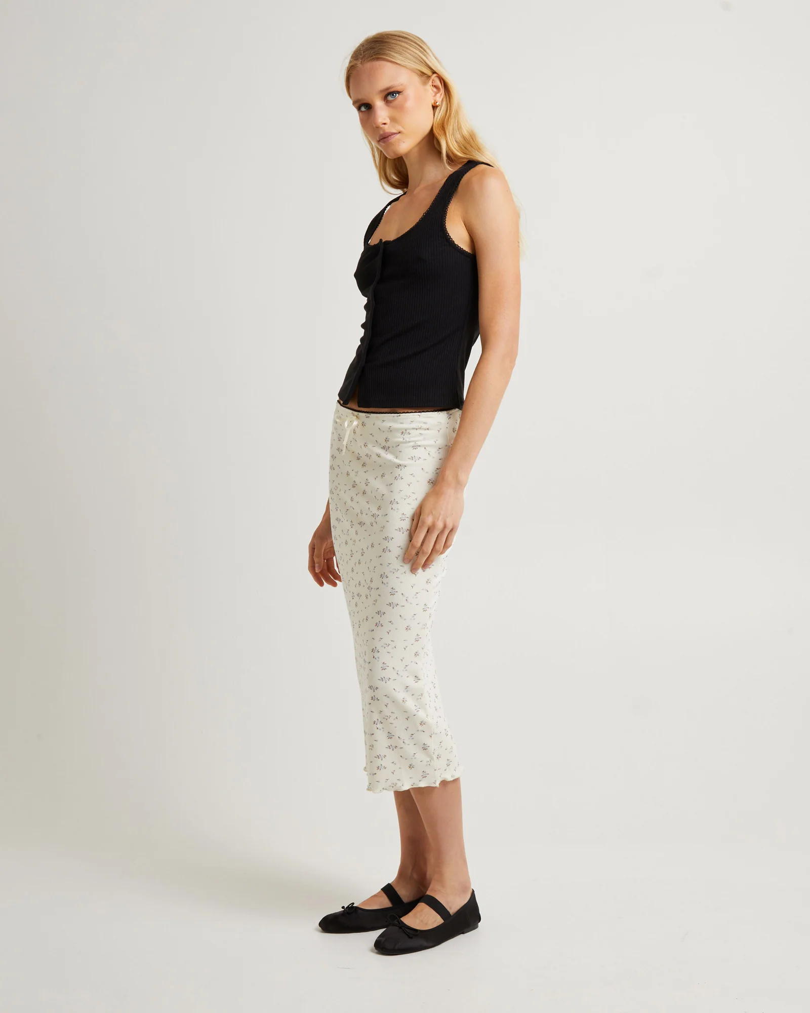 Saski Scallop Trim Vest Top - Image 5
