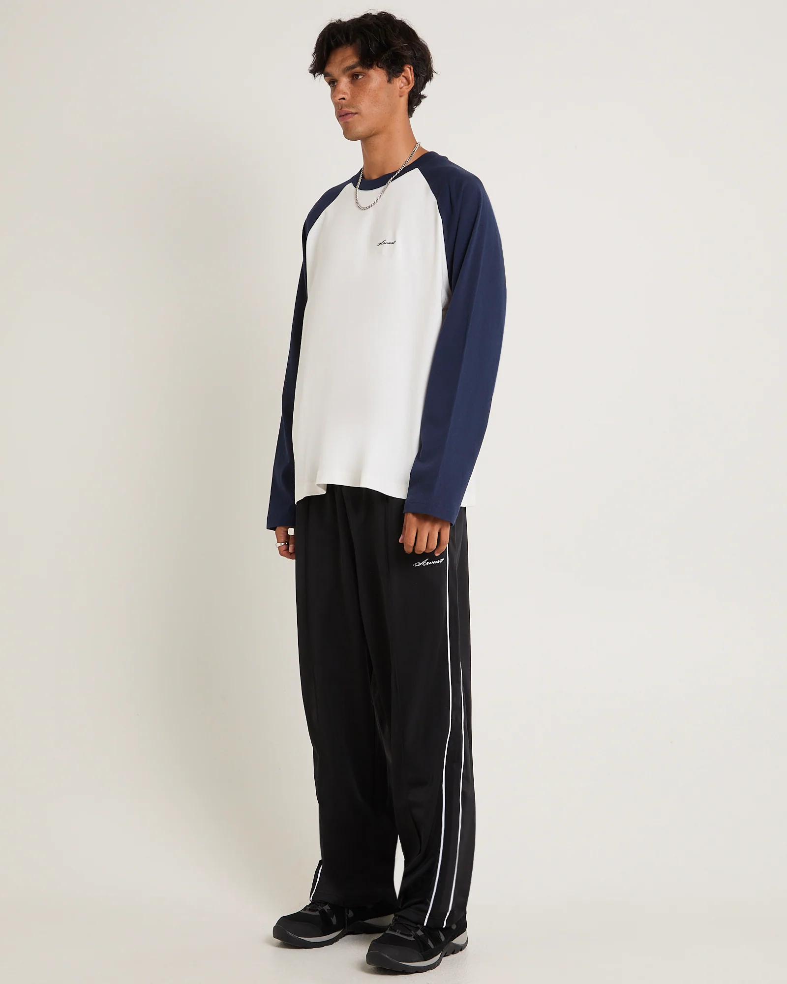Script Long Sleeve Raglan T-Shirt - Image 4