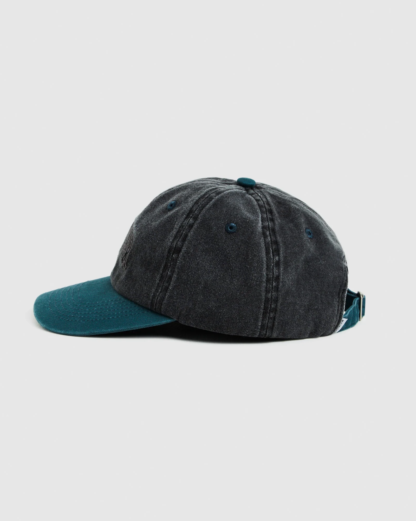 Seattle Contrast Cap in Black/Alpine Green - Image 3