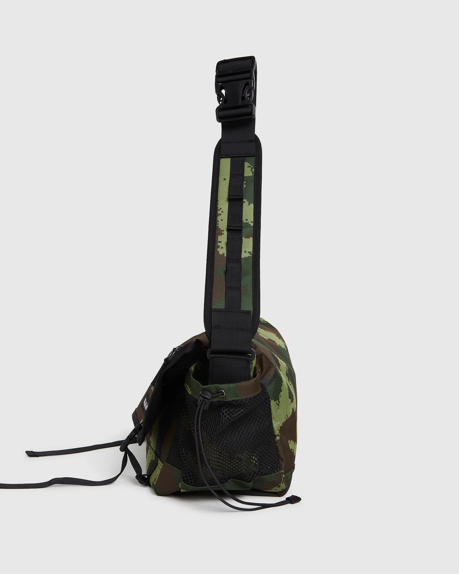 Sender Camo Satchel Bag - Image 3