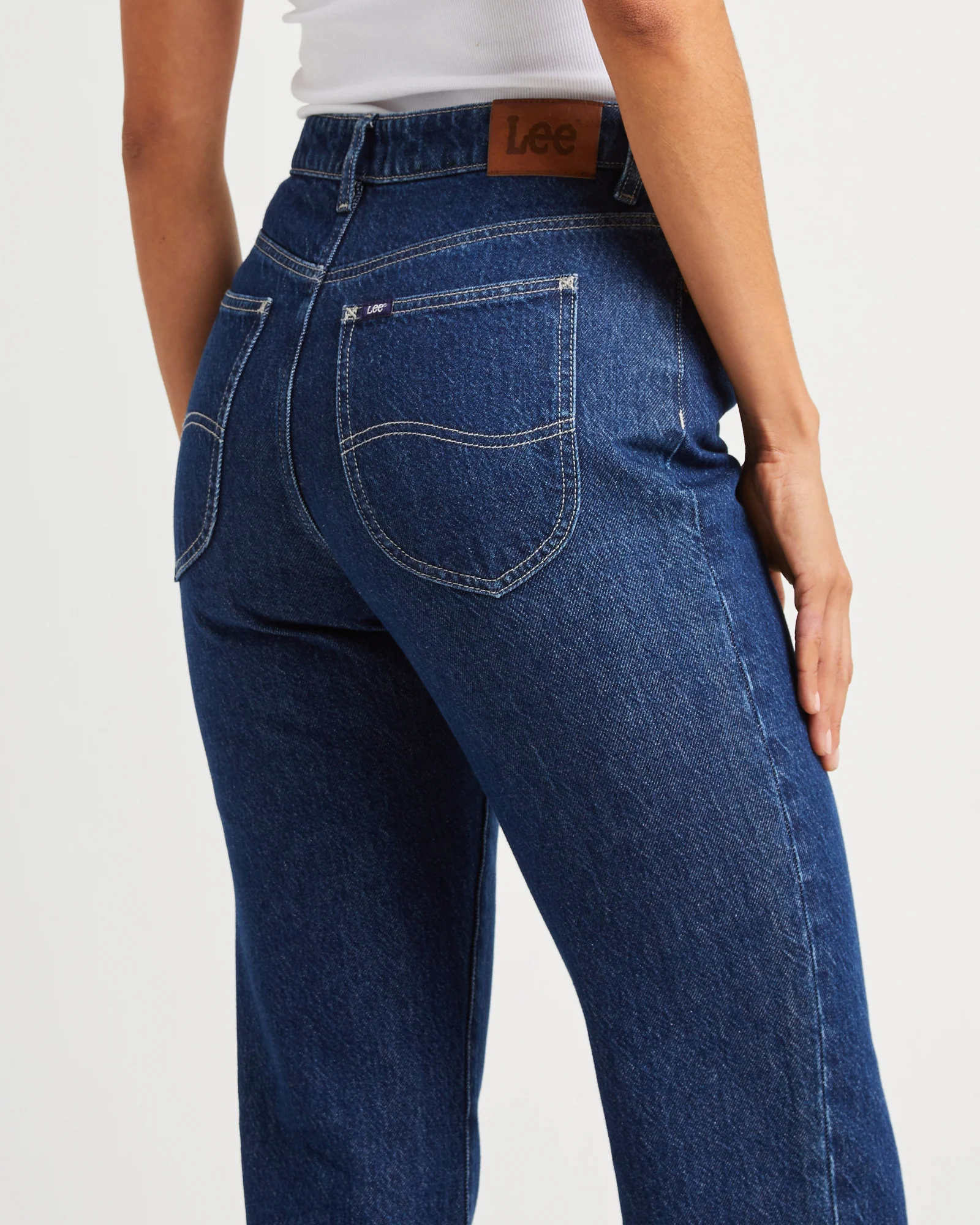 Signature Mid Slim Straight Denim Jeans Essential Rinse - Image 5