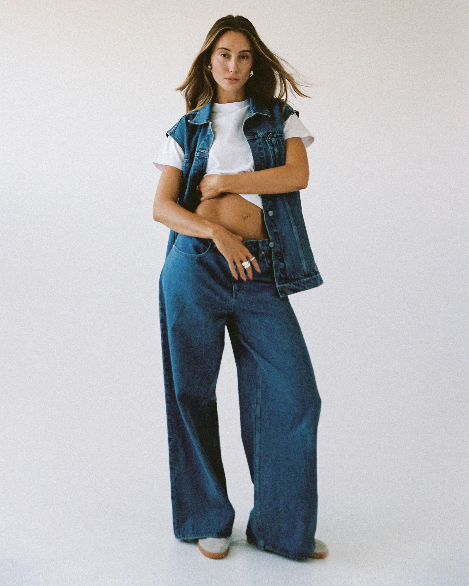 Signature Wide Leg Relaxed Denim Jeans - Image 3