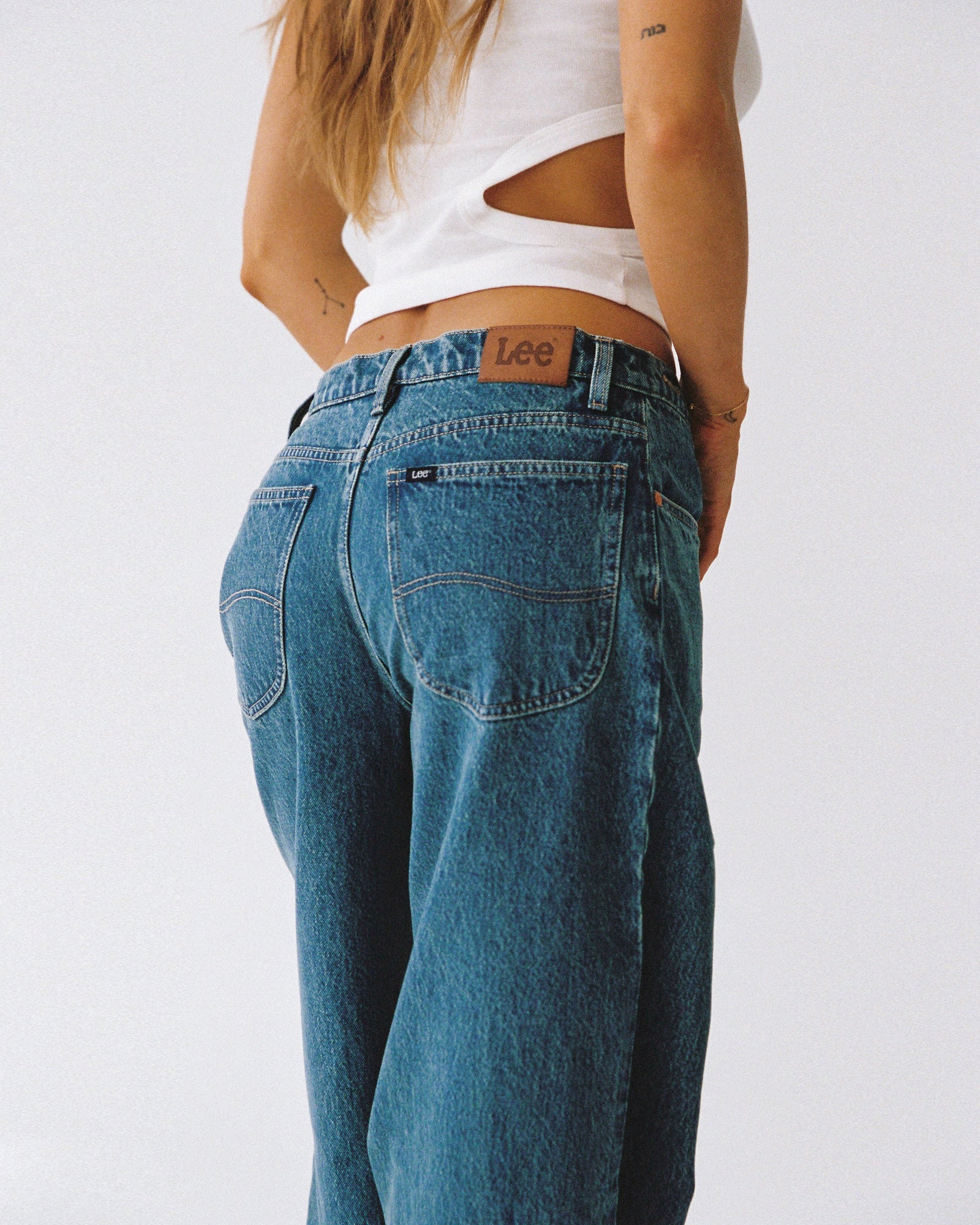 Signature Wide Leg Relaxed Denim Jeans - Image 7